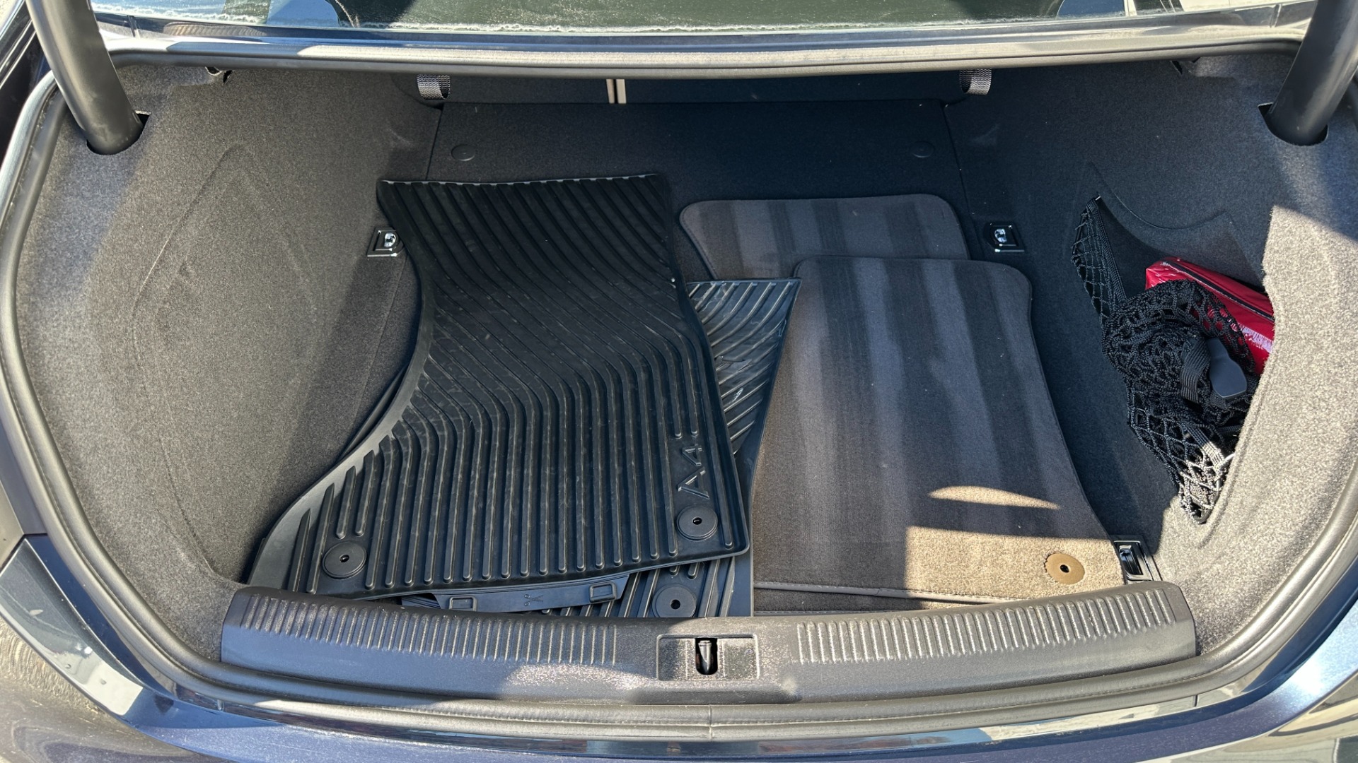 Used 2014 Audi A4 PREMIUM PLUS / NAVIGATION PLUS / BLINDSPOT ASSIST / LEATHER / SUNROOF for sale $19,298 at Formula Imports in Charlotte NC 28227 36
