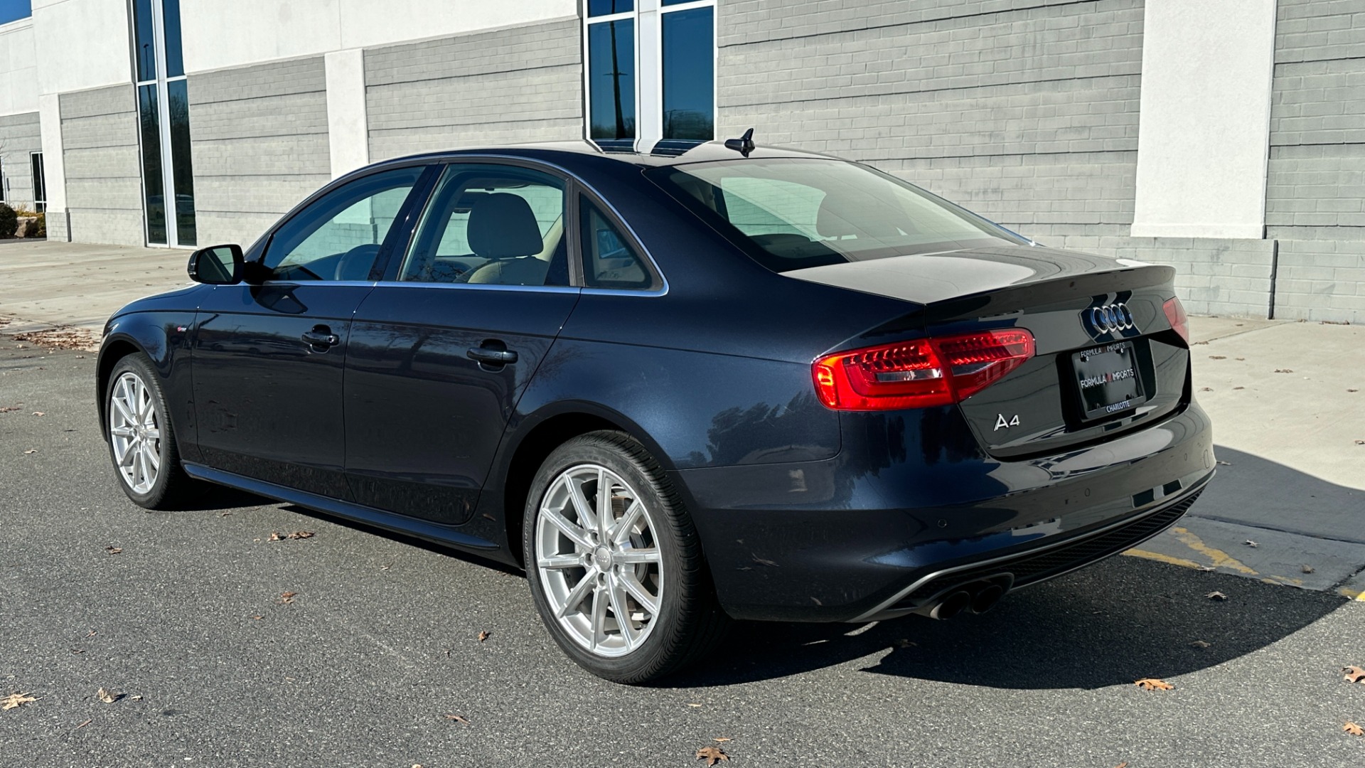 Used 2014 Audi A4 PREMIUM PLUS / NAVIGATION PLUS / BLINDSPOT ASSIST / LEATHER / SUNROOF for sale $19,298 at Formula Imports in Charlotte NC 28227 4