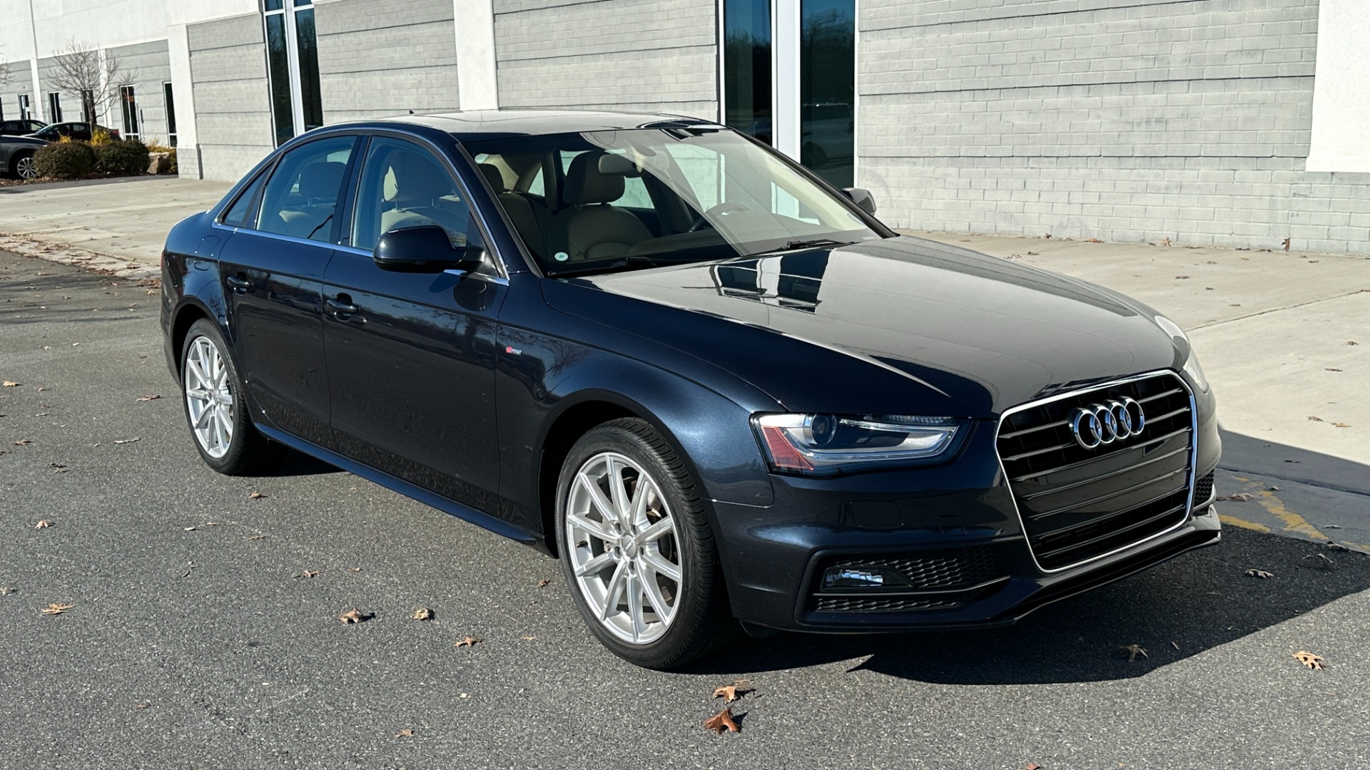 Used 2014 Audi A4 PREMIUM PLUS / NAVIGATION PLUS / BLINDSPOT ASSIST / LEATHER / SUNROOF for sale $21,900 at Formula Imports in Charlotte NC 28227 7