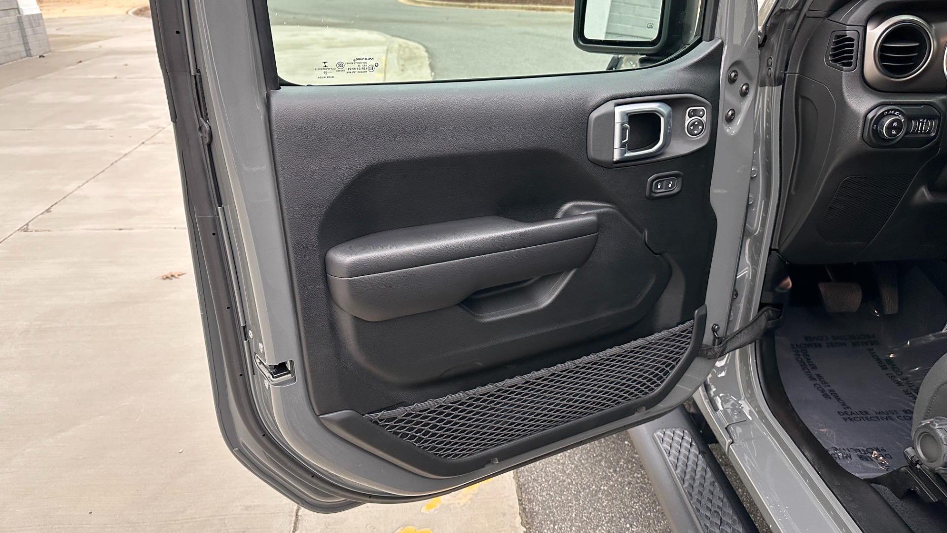 Used 2020 Jeep Gladiator Sport S / FUEL WHEELS / LED LIGHTS / S PACKAGE / BLACKOUT TRIM for sale Sold at Formula Imports in Charlotte NC 28227 11