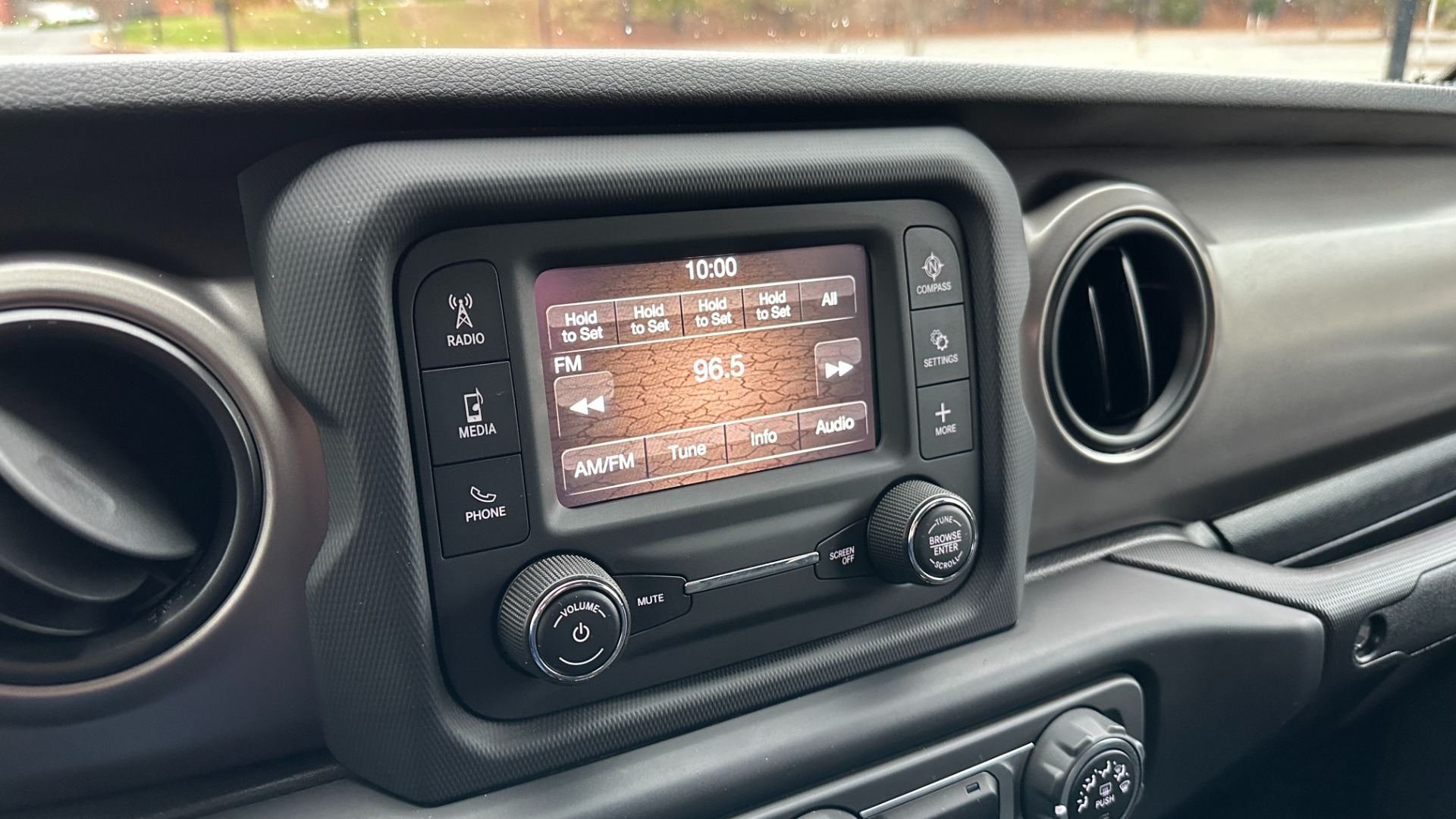 Used 2020 Jeep Gladiator Sport S / FUEL WHEELS / LED LIGHTS / S PACKAGE / BLACKOUT TRIM for sale $40,995 at Formula Imports in Charlotte NC 28227 15