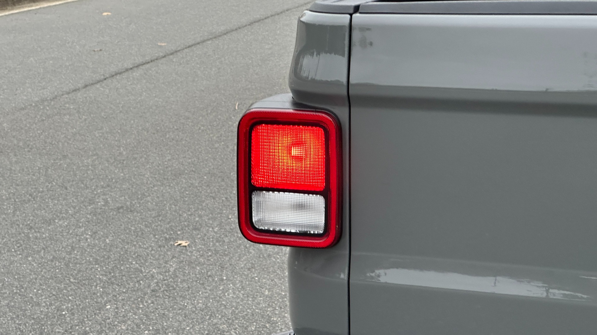 Used 2020 Jeep Gladiator Sport S / FUEL WHEELS / LED LIGHTS / S PACKAGE / BLACKOUT TRIM for sale $40,995 at Formula Imports in Charlotte NC 28227 36
