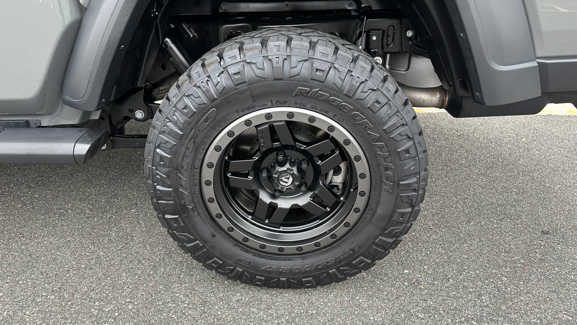 Used 2020 Jeep Gladiator Sport S / FUEL WHEELS / LED LIGHTS / S PACKAGE / BLACKOUT TRIM for sale $40,995 at Formula Imports in Charlotte NC 28227 40