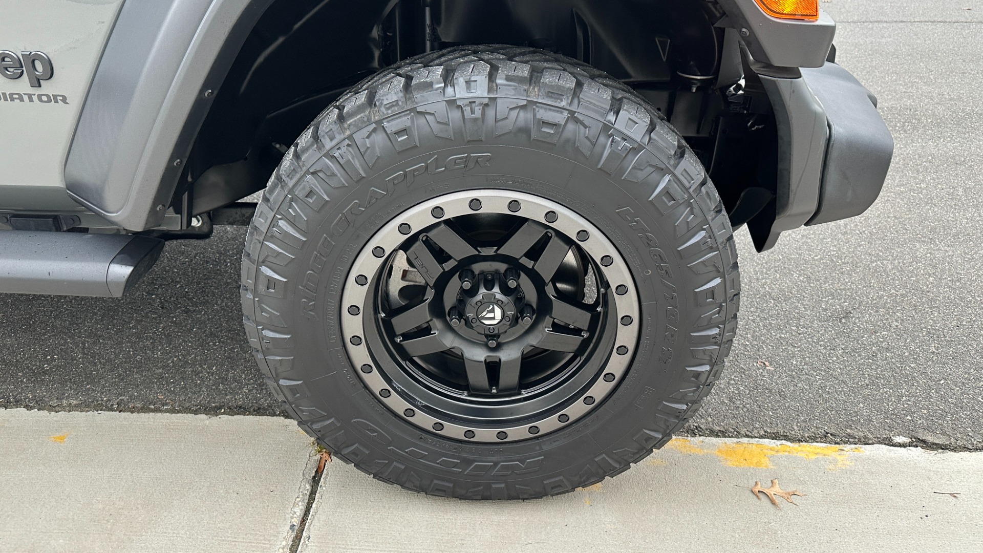 Used 2020 Jeep Gladiator Sport S / FUEL WHEELS / LED LIGHTS / S PACKAGE / BLACKOUT TRIM for sale $40,995 at Formula Imports in Charlotte NC 28227 42