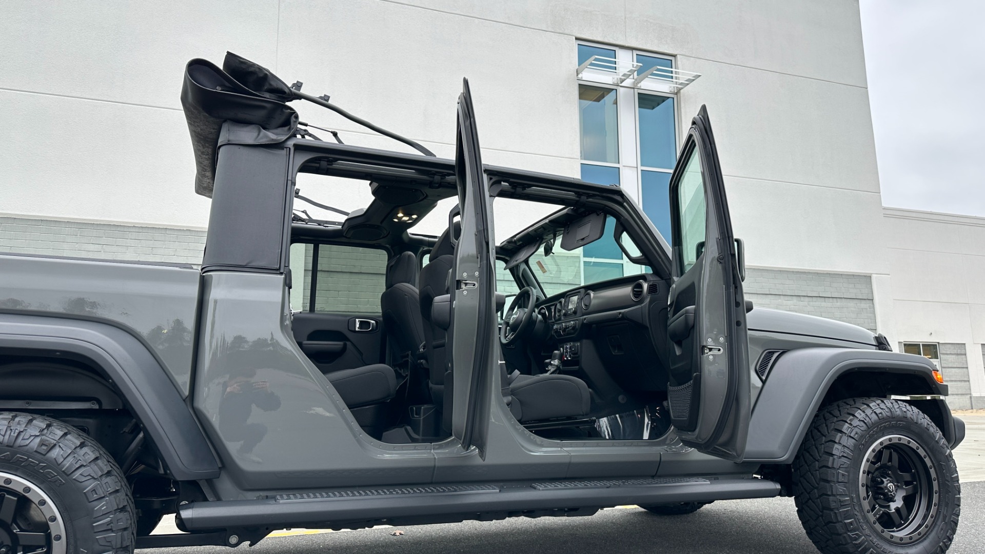 Used 2020 Jeep Gladiator Sport S / FUEL WHEELS / LED LIGHTS / S PACKAGE / BLACKOUT TRIM for sale $40,995 at Formula Imports in Charlotte NC 28227 5