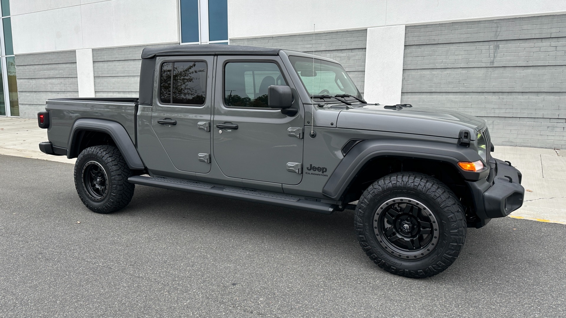 Used 2020 Jeep Gladiator Sport S / FUEL WHEELS / LED LIGHTS / S PACKAGE / BLACKOUT TRIM for sale $40,995 at Formula Imports in Charlotte NC 28227 7