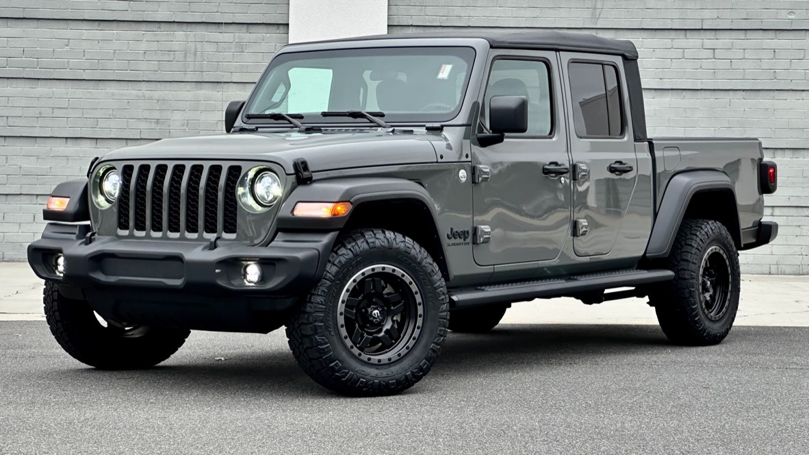 Used 2020 Jeep Gladiator Sport S / FUEL WHEELS / LED LIGHTS / S PACKAGE / BLACKOUT TRIM for sale Sold at Formula Imports in Charlotte NC 28227 1