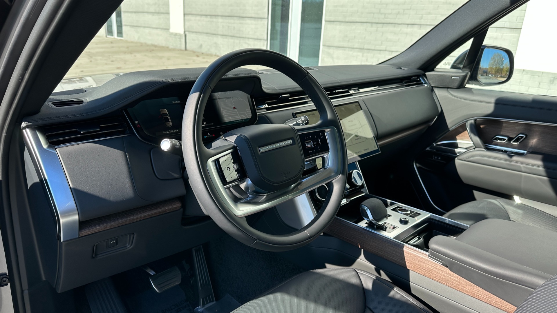Used 2023 Land Rover Range Rover SE / PREMIUM INTERIOR / 22IN WHEELS / 20 WAY SEATS / FULL SIZE SPARE for sale Sold at Formula Imports in Charlotte NC 28227 11