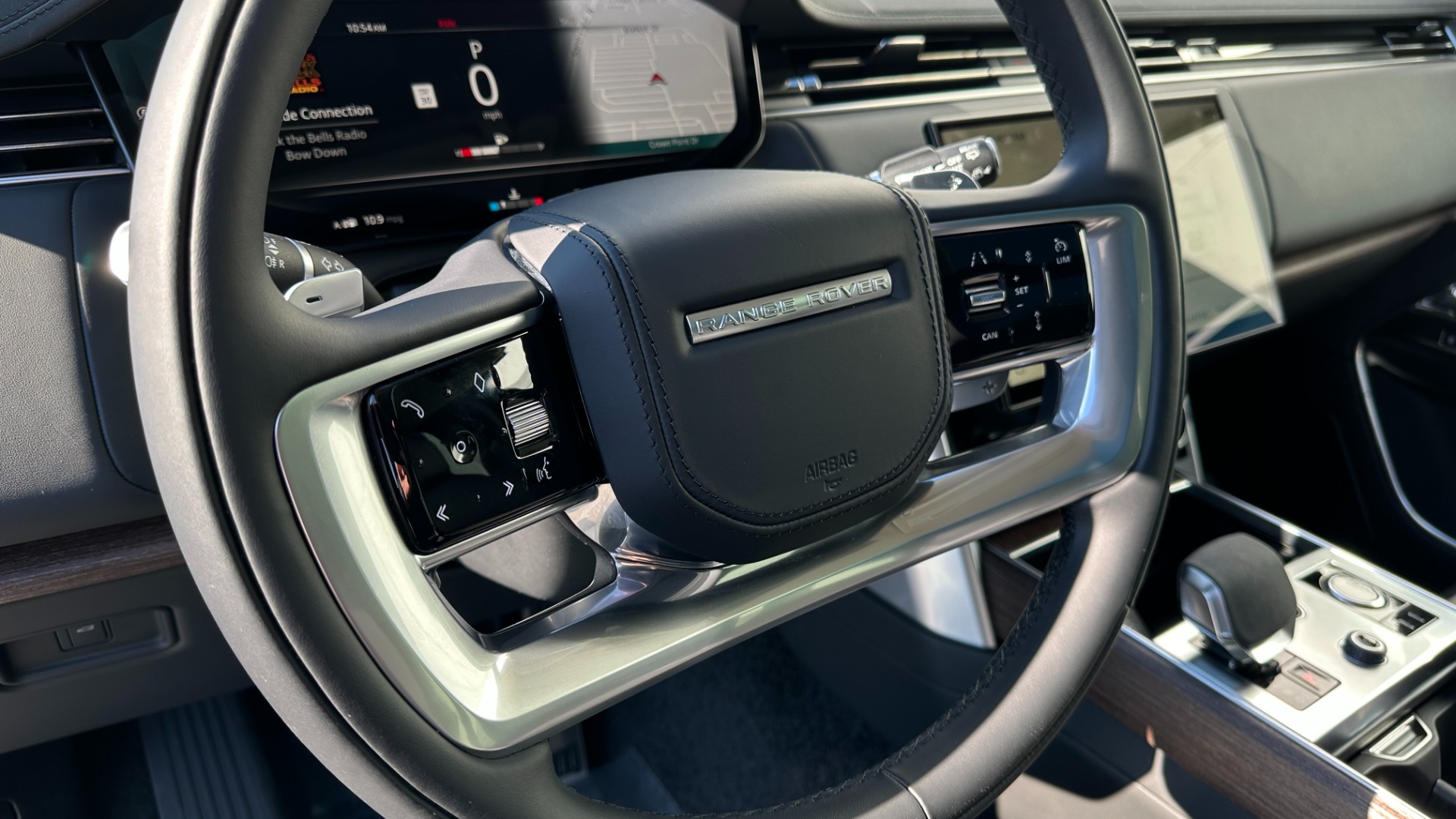 Used 2023 Land Rover Range Rover SE / PREMIUM INTERIOR / 22IN WHEELS / 20 WAY SEATS / FULL SIZE SPARE for sale Sold at Formula Imports in Charlotte NC 28227 16