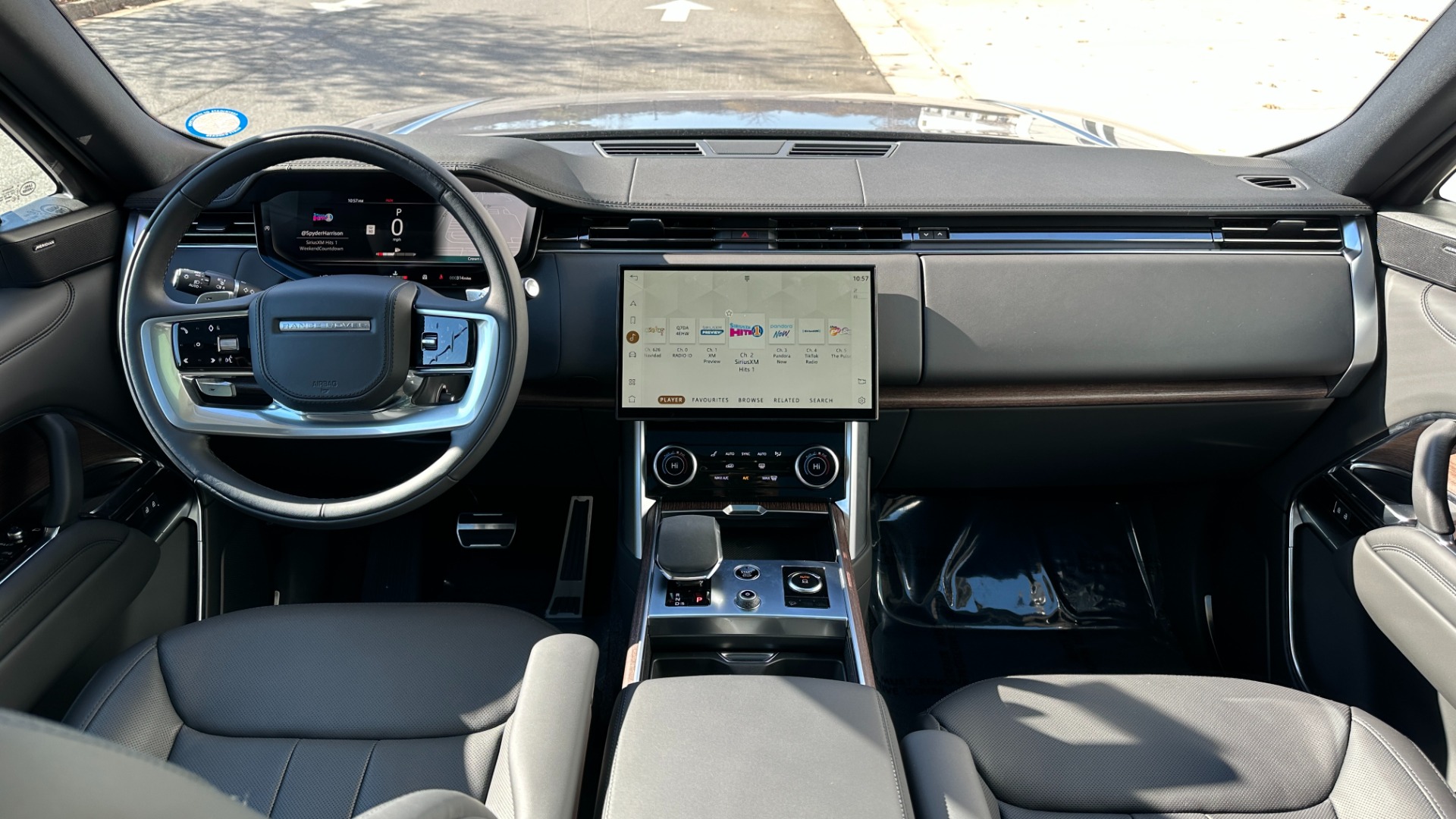 Used 2023 Land Rover Range Rover SE / PREMIUM INTERIOR / 22IN WHEELS / 20 WAY SEATS / FULL SIZE SPARE for sale $159,998 at Formula Imports in Charlotte NC 28227 25