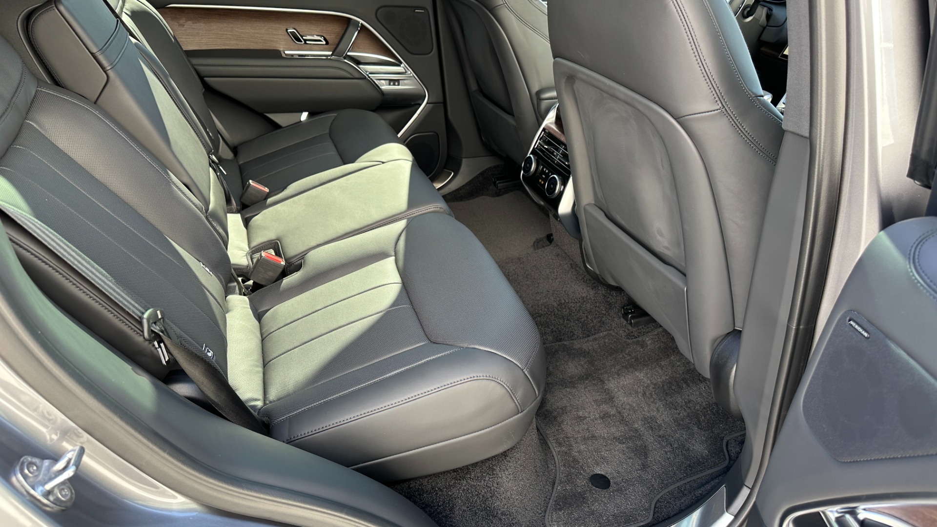 Used 2023 Land Rover Range Rover SE / PREMIUM INTERIOR / 22IN WHEELS / 20 WAY SEATS / FULL SIZE SPARE for sale Sold at Formula Imports in Charlotte NC 28227 28