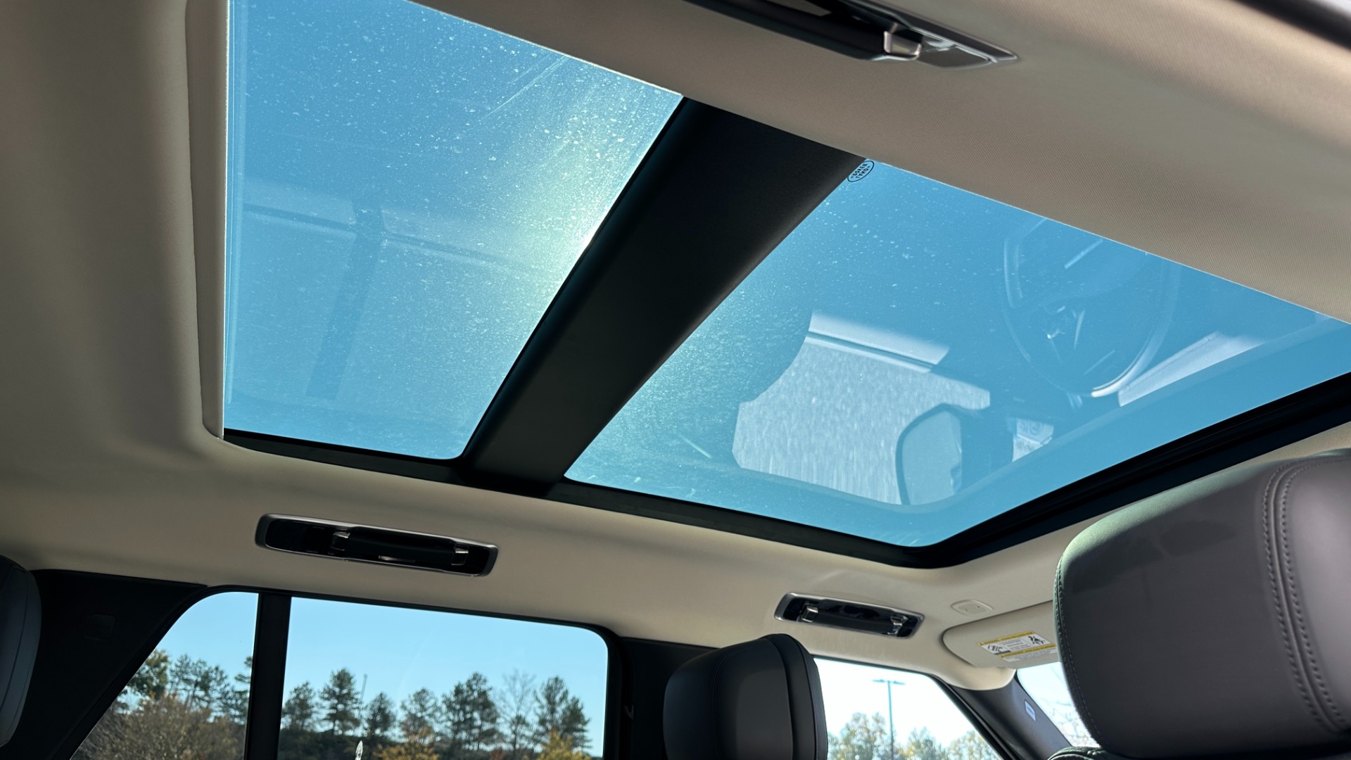 Used 2023 Land Rover Range Rover SE / PREMIUM INTERIOR / 22IN WHEELS / 20 WAY SEATS / FULL SIZE SPARE for sale Sold at Formula Imports in Charlotte NC 28227 30