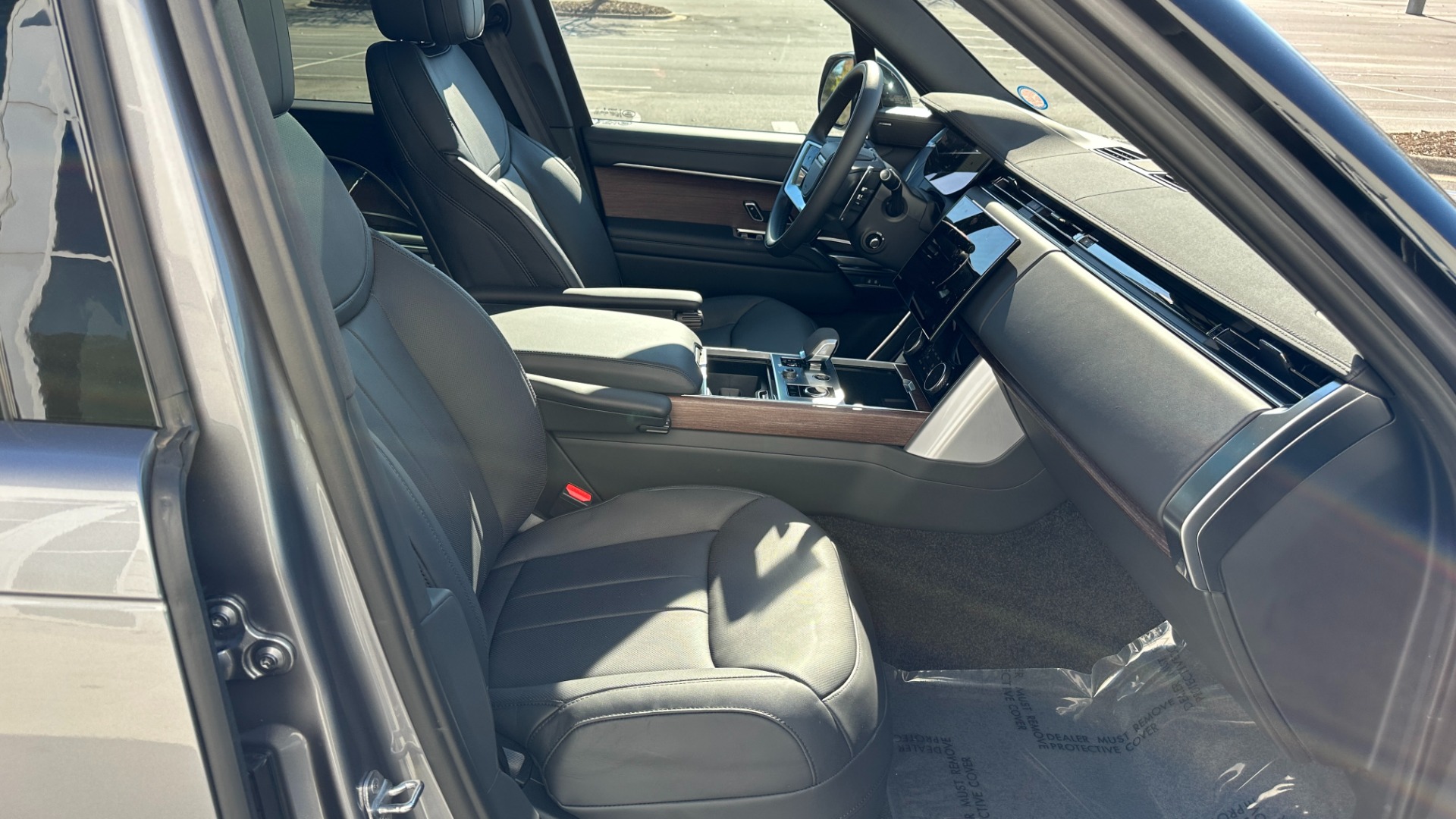 Used 2023 Land Rover Range Rover SE / PREMIUM INTERIOR / 22IN WHEELS / 20 WAY SEATS / FULL SIZE SPARE for sale Sold at Formula Imports in Charlotte NC 28227 33