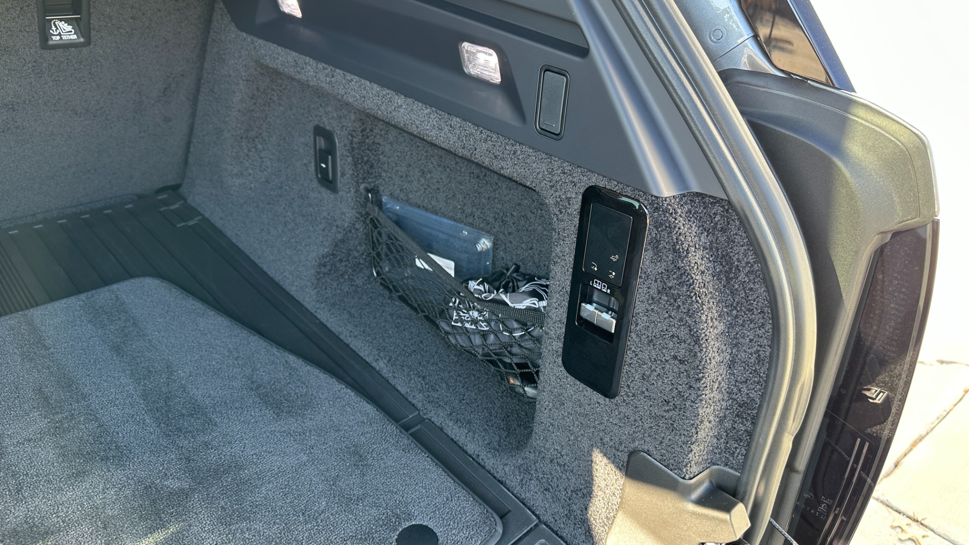 Used 2023 Land Rover Range Rover SE / PREMIUM INTERIOR / 22IN WHEELS / 20 WAY SEATS / FULL SIZE SPARE for sale $159,998 at Formula Imports in Charlotte NC 28227 37