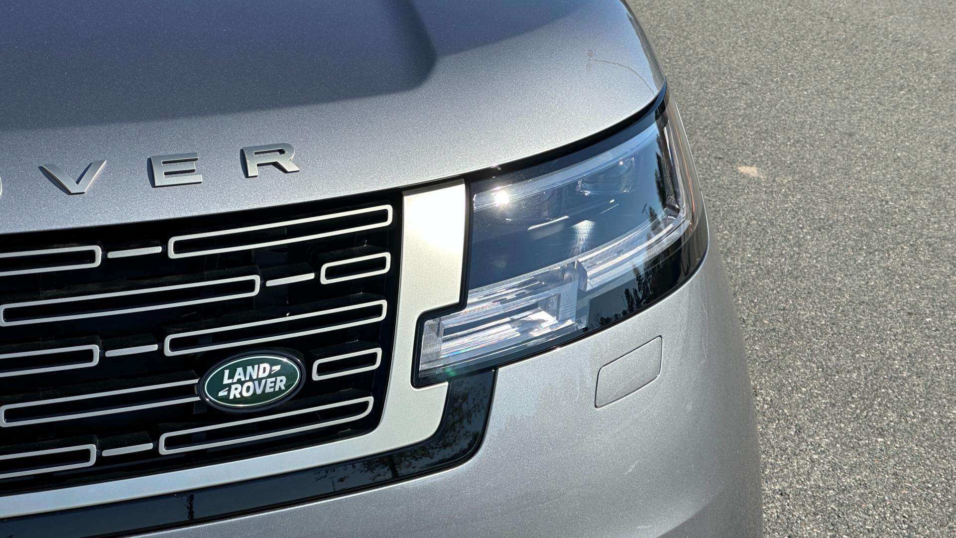 Used 2023 Land Rover Range Rover SE / PREMIUM INTERIOR / 22IN WHEELS / 20 WAY SEATS / FULL SIZE SPARE for sale Sold at Formula Imports in Charlotte NC 28227 42