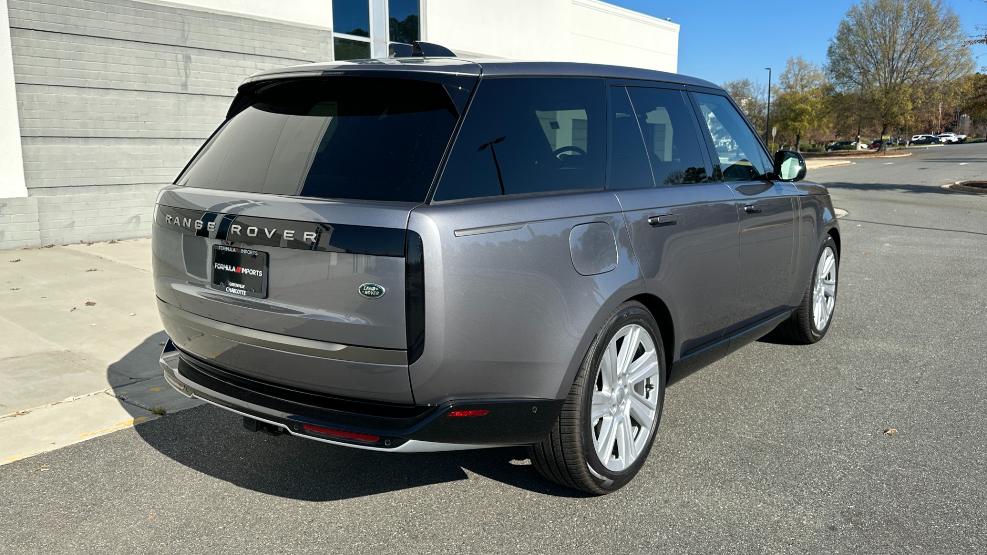 Used 2023 Land Rover Range Rover SE / PREMIUM INTERIOR / 22IN WHEELS / 20 WAY SEATS / FULL SIZE SPARE for sale Sold at Formula Imports in Charlotte NC 28227 7