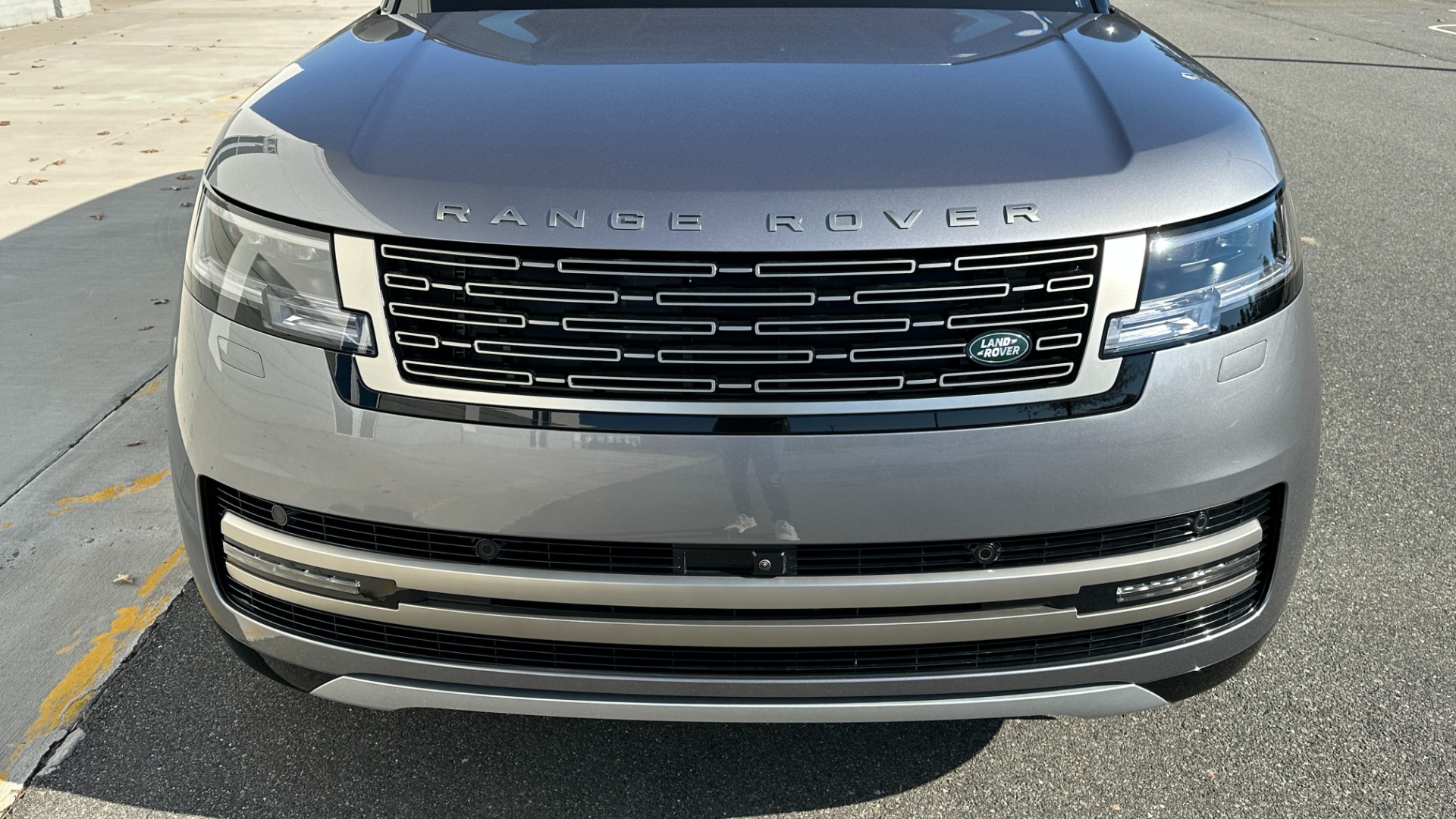 Used 2023 Land Rover Range Rover SE / PREMIUM INTERIOR / 22IN WHEELS / 20 WAY SEATS / FULL SIZE SPARE for sale Sold at Formula Imports in Charlotte NC 28227 9