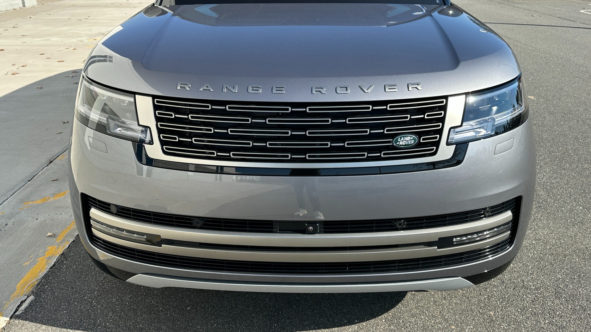 Used 2023 Land Rover Range Rover SE / PREMIUM INTERIOR / 22IN WHEELS / 20 WAY SEATS / FULL SIZE SPARE for sale $159,998 at Formula Imports in Charlotte NC 28227 9