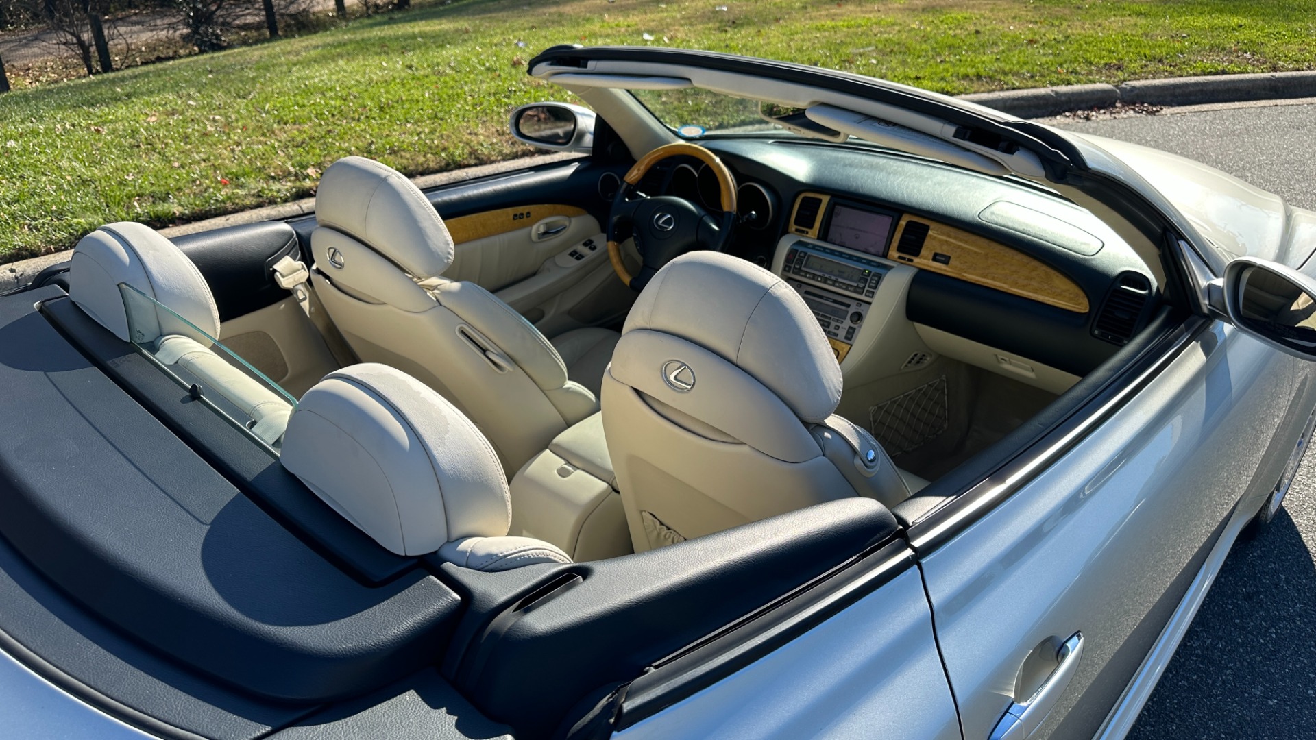 Used 2003 Lexus SC 430 HARD TOP CONVERTIBLE / TAN LEATHER INTERIOR / LOW MILES / 4.3L V8 ENGINE for sale $23,995 at Formula Imports in Charlotte NC 28227 11