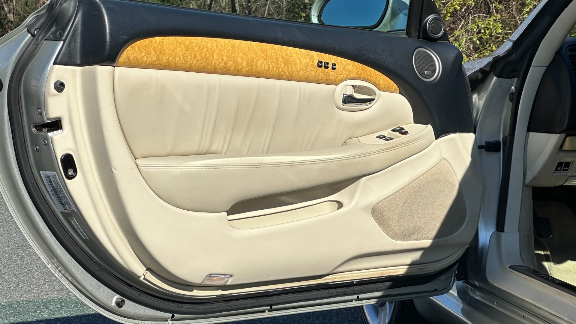 Used 2003 Lexus SC 430 HARD TOP CONVERTIBLE / TAN LEATHER INTERIOR / LOW MILES / 4.3L V8 ENGINE for sale $23,995 at Formula Imports in Charlotte NC 28227 12