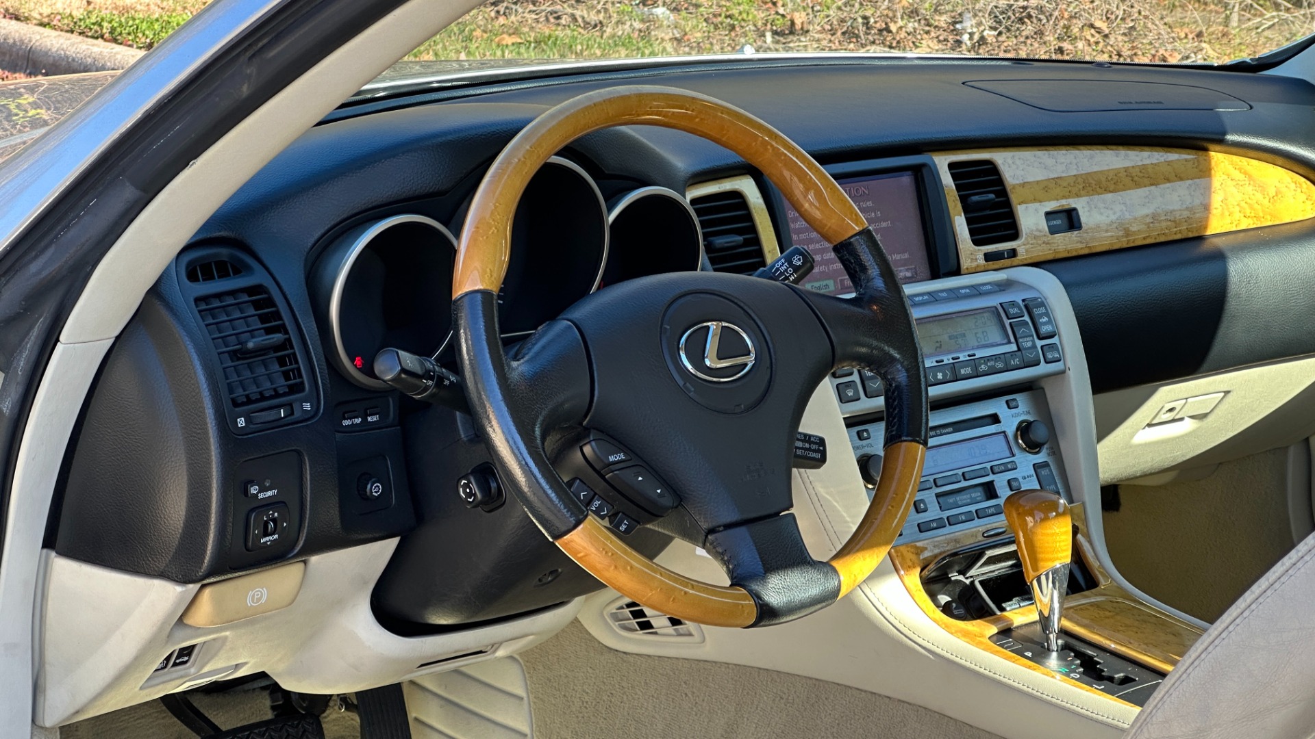 Used 2003 Lexus SC 430 HARD TOP CONVERTIBLE / TAN LEATHER INTERIOR / LOW MILES / 4.3L V8 ENGINE for sale $23,995 at Formula Imports in Charlotte NC 28227 14