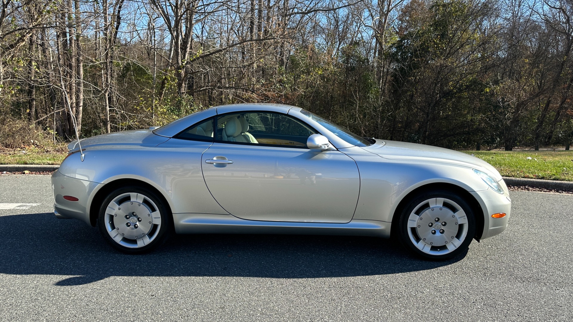 Used 2003 Lexus SC 430 HARD TOP CONVERTIBLE / TAN LEATHER INTERIOR / LOW MILES / 4.3L V8 ENGINE for sale $23,995 at Formula Imports in Charlotte NC 28227 3