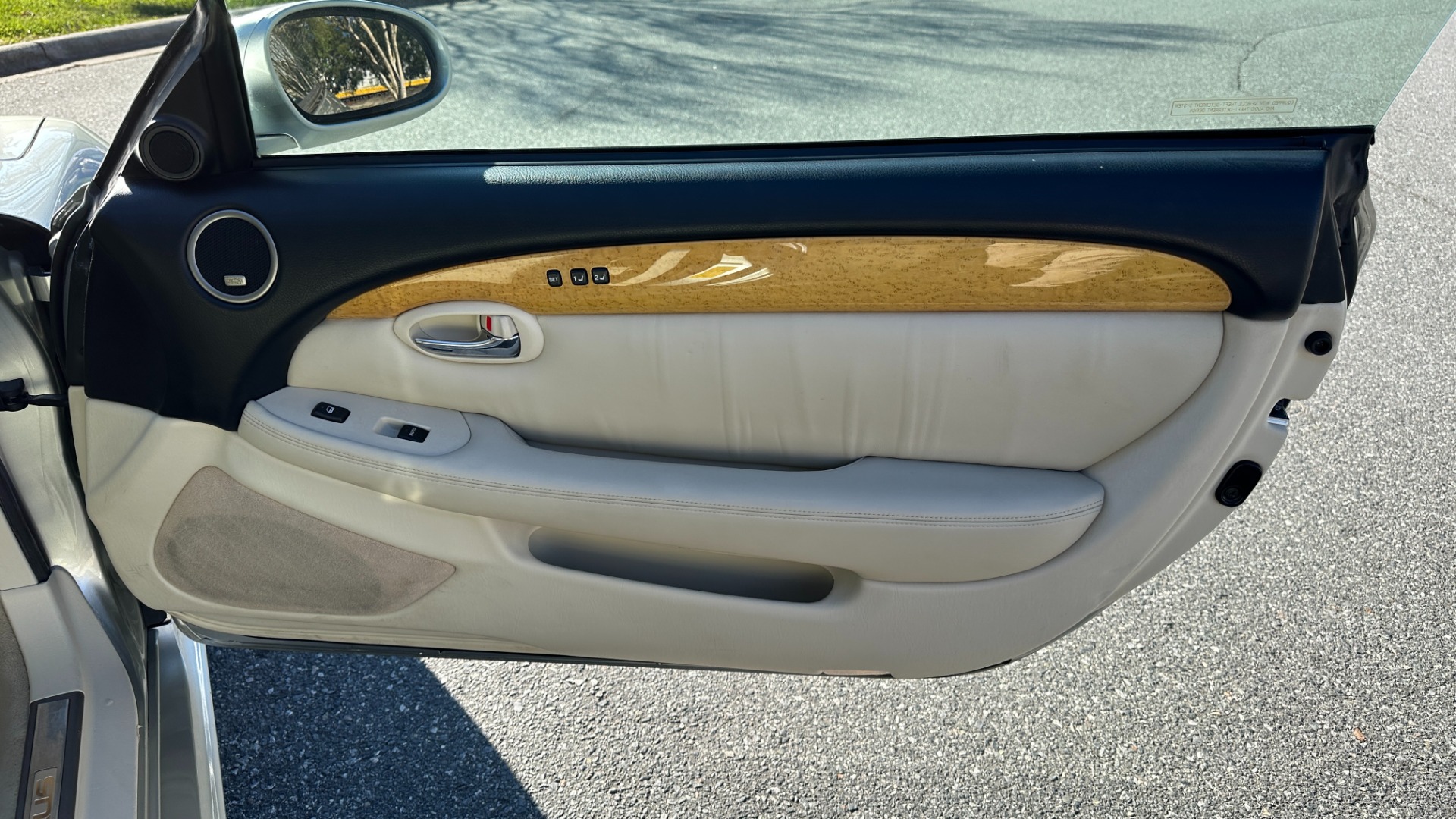 Used 2003 Lexus SC 430 HARD TOP CONVERTIBLE / TAN LEATHER INTERIOR / LOW MILES / 4.3L V8 ENGINE for sale $23,995 at Formula Imports in Charlotte NC 28227 36