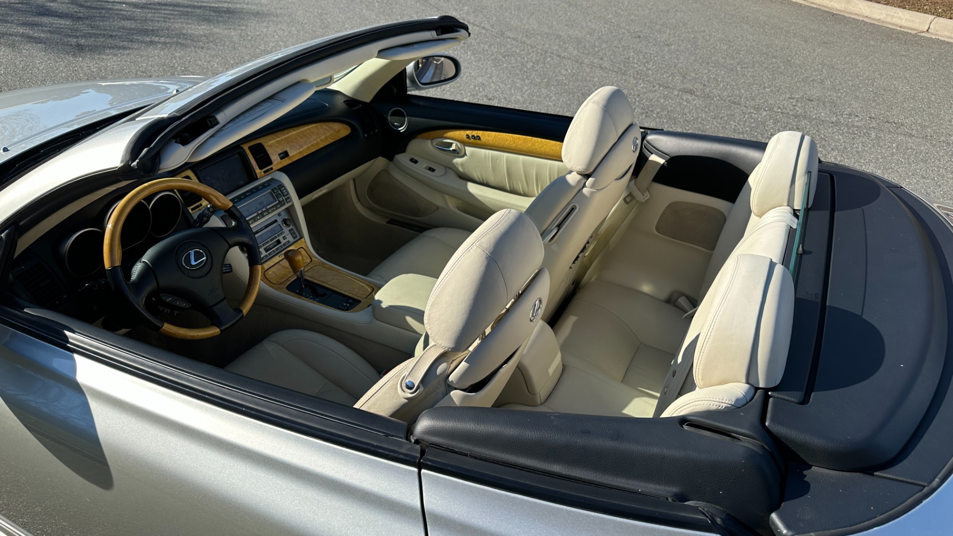Used 2003 Lexus SC 430 HARD TOP CONVERTIBLE / TAN LEATHER INTERIOR / LOW MILES / 4.3L V8 ENGINE for sale $23,995 at Formula Imports in Charlotte NC 28227 38