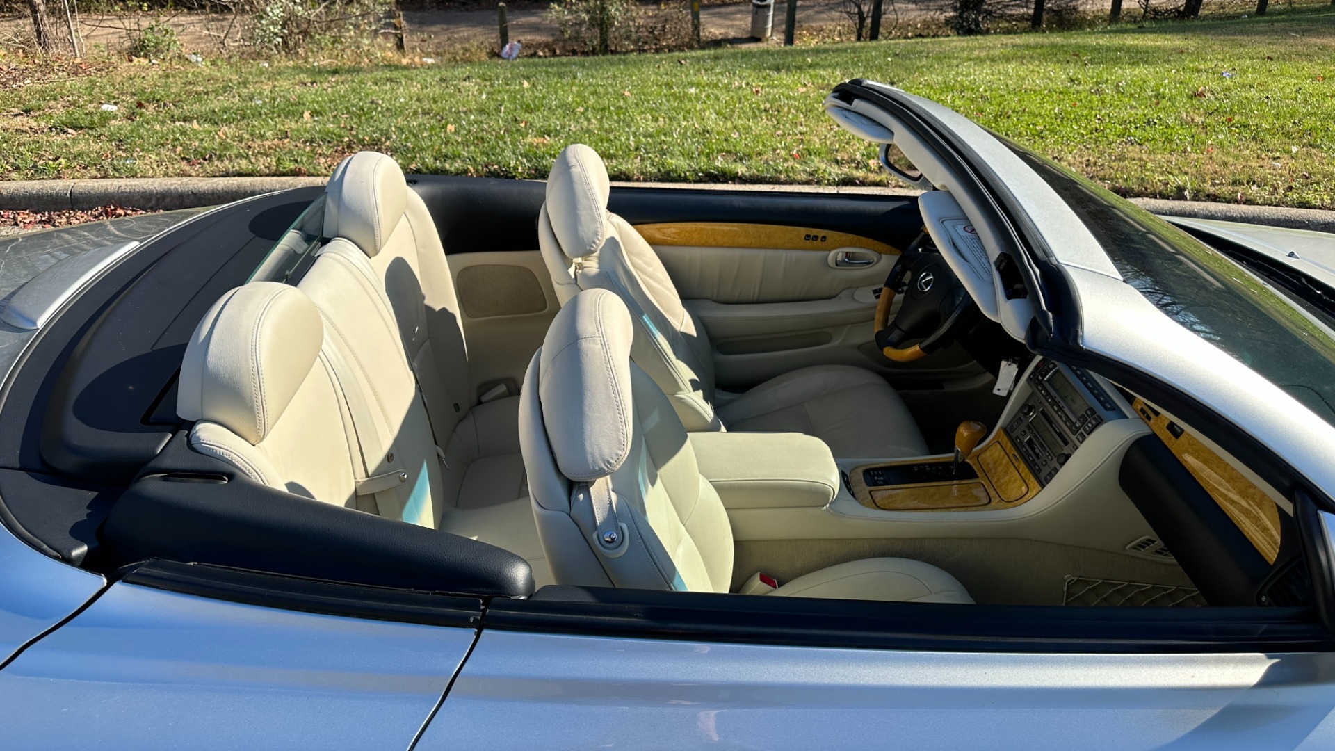 Used 2003 Lexus SC 430 HARD TOP CONVERTIBLE / TAN LEATHER INTERIOR / LOW MILES / 4.3L V8 ENGINE for sale $23,995 at Formula Imports in Charlotte NC 28227 39