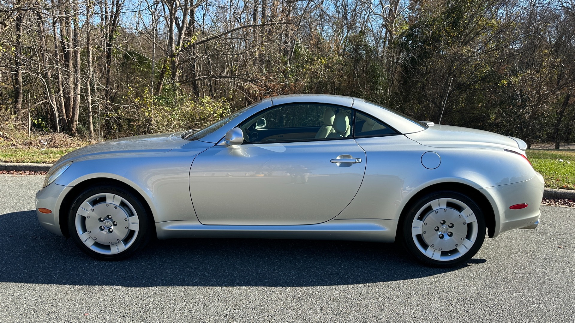 Used 2003 Lexus SC 430 HARD TOP CONVERTIBLE / TAN LEATHER INTERIOR / LOW MILES / 4.3L V8 ENGINE for sale $23,995 at Formula Imports in Charlotte NC 28227 6