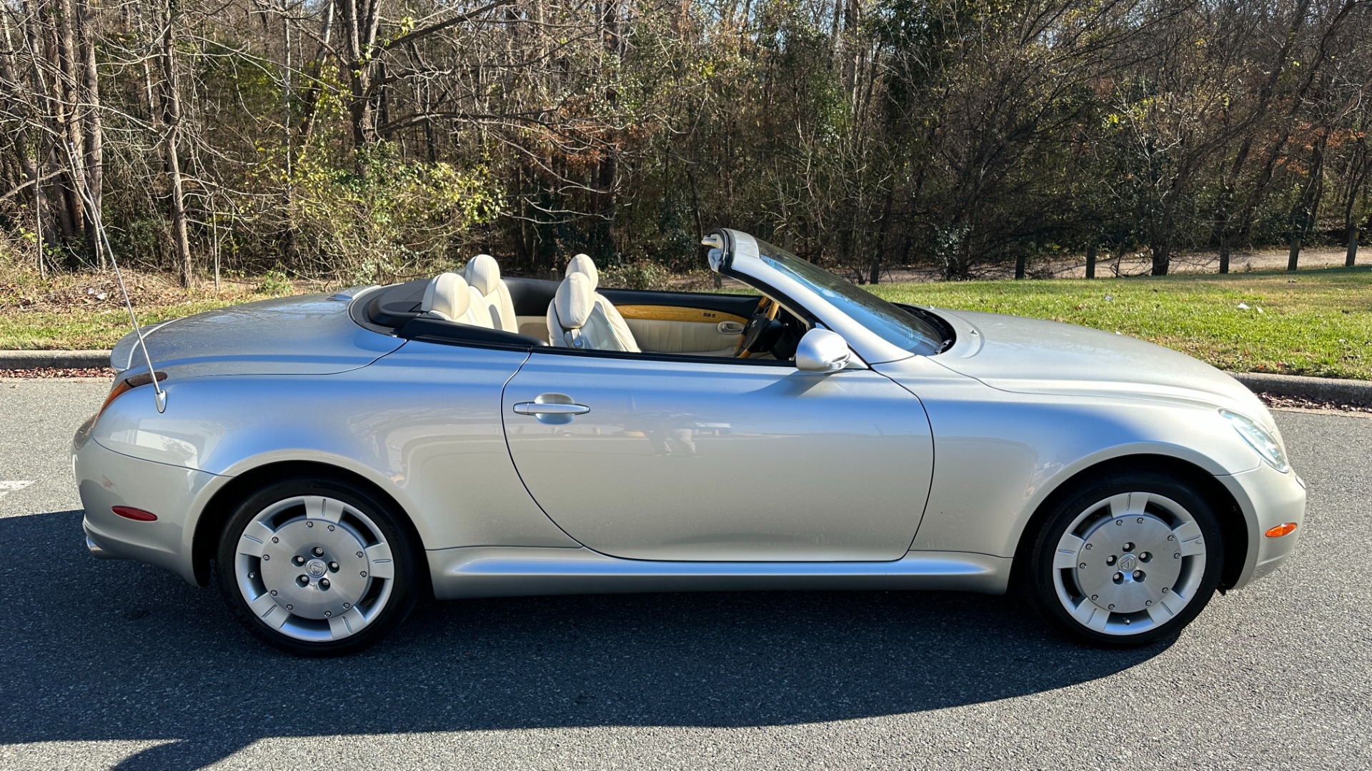 Used 2003 Lexus SC 430 HARD TOP CONVERTIBLE / TAN LEATHER INTERIOR / LOW MILES / 4.3L V8 ENGINE for sale $23,995 at Formula Imports in Charlotte NC 28227 9