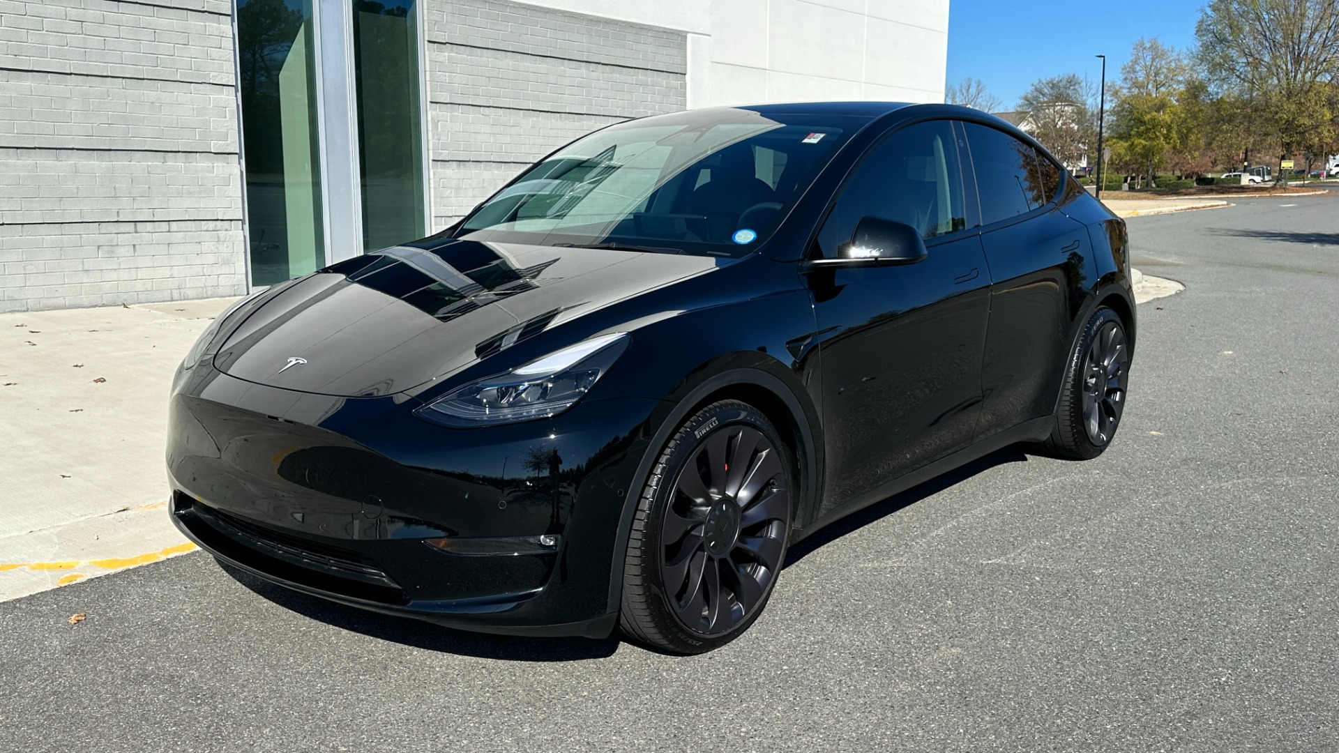 Used 2021 Tesla Model Y PERFORMANCE / AWD DUAL MOTOR / AUTOPILOT / CABON FIBER / TURBINE WHEELS for sale $61,000 at Formula Imports in Charlotte NC 28227 2