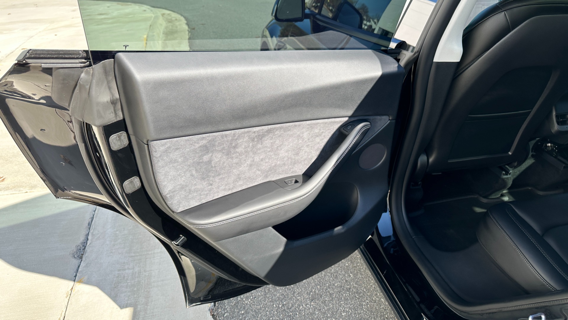 Used 2021 Tesla Model Y PERFORMANCE / AWD DUAL MOTOR / AUTOPILOT / CABON FIBER / TURBINE WHEELS for sale Sold at Formula Imports in Charlotte NC 28227 22