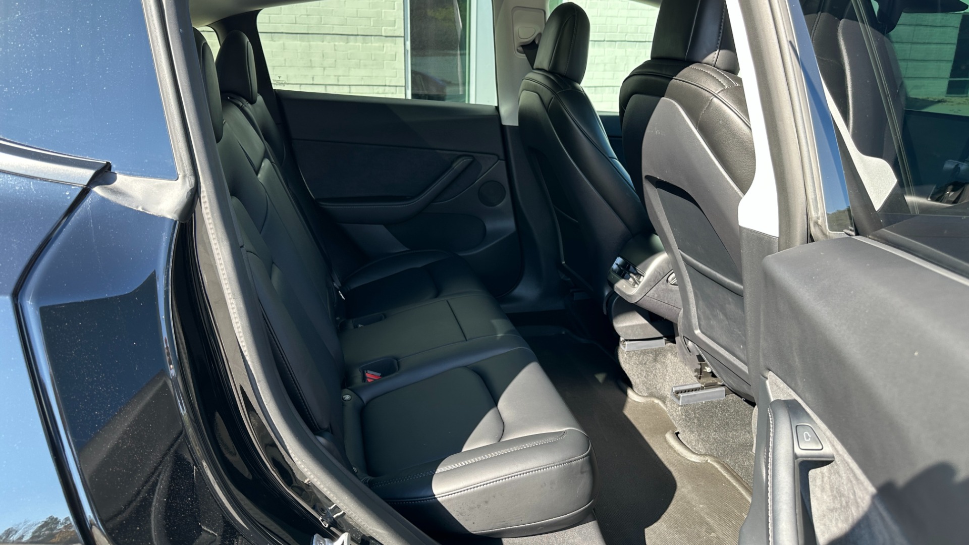 Used 2021 Tesla Model Y PERFORMANCE / AWD DUAL MOTOR / AUTOPILOT / CABON FIBER / TURBINE WHEELS for sale Sold at Formula Imports in Charlotte NC 28227 31
