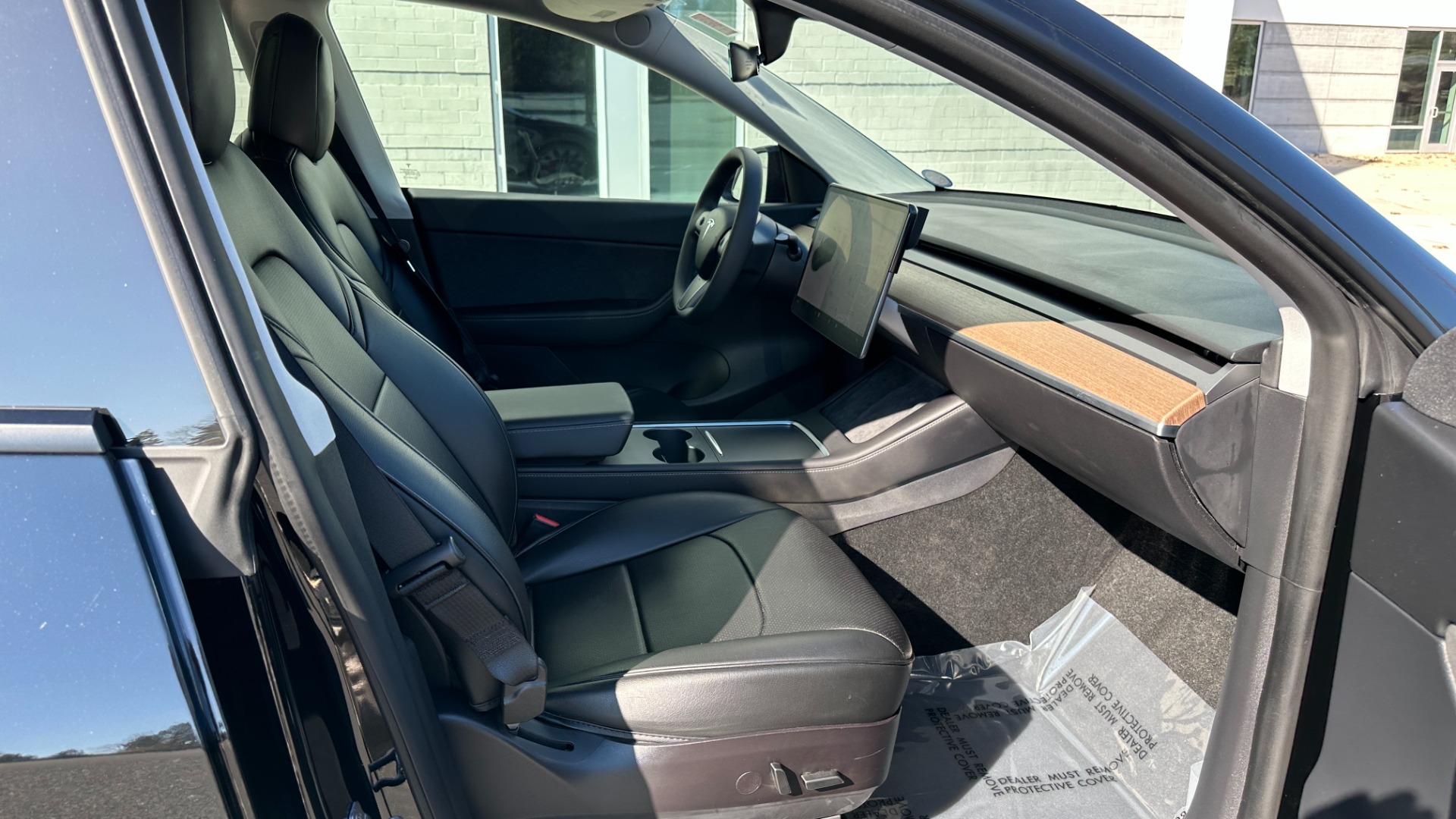 Used 2021 Tesla Model Y PERFORMANCE / AWD DUAL MOTOR / AUTOPILOT / CABON FIBER / TURBINE WHEELS for sale Sold at Formula Imports in Charlotte NC 28227 35