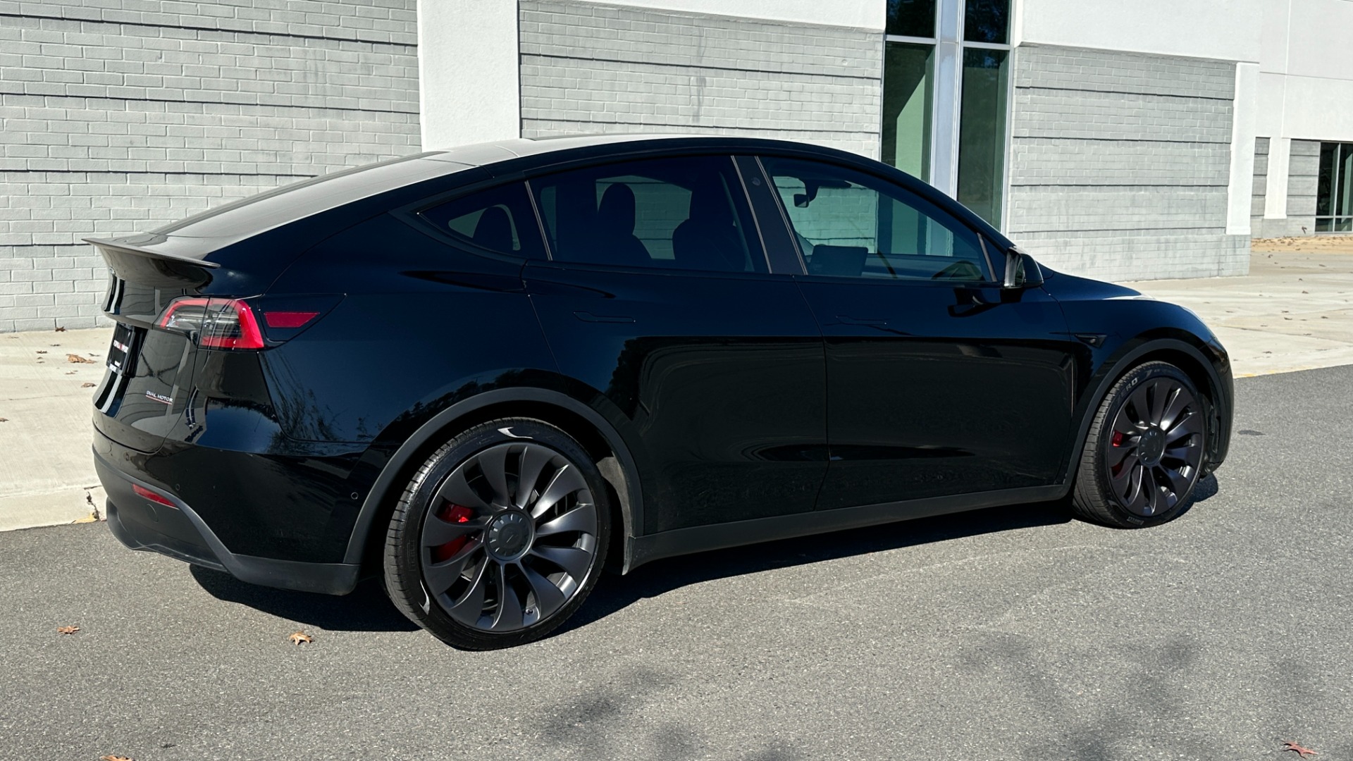 Used 2021 Tesla Model Y PERFORMANCE / AWD DUAL MOTOR / AUTOPILOT / CABON FIBER / TURBINE WHEELS for sale $61,000 at Formula Imports in Charlotte NC 28227 4