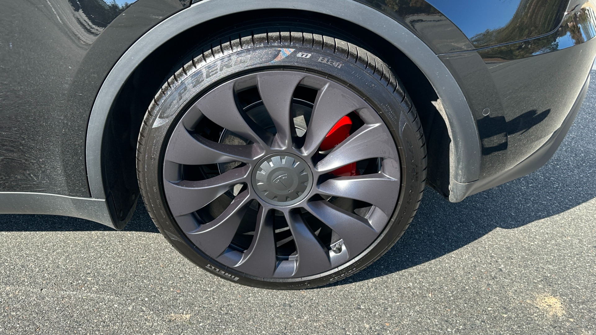 Used 2021 Tesla Model Y PERFORMANCE / AWD DUAL MOTOR / AUTOPILOT / CABON FIBER / TURBINE WHEELS for sale Sold at Formula Imports in Charlotte NC 28227 51
