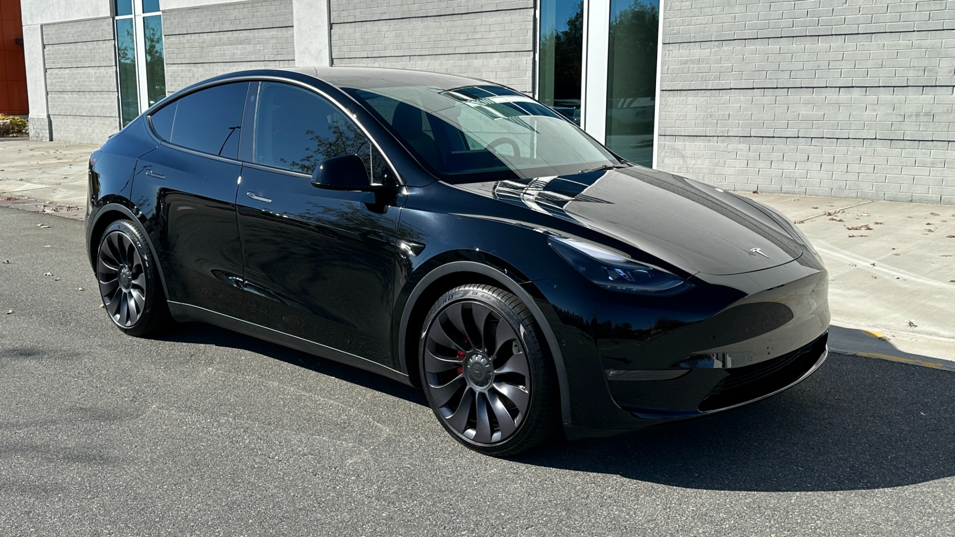 Used 2021 Tesla Model Y PERFORMANCE / AWD DUAL MOTOR / AUTOPILOT / CABON FIBER / TURBINE WHEELS for sale $61,000 at Formula Imports in Charlotte NC 28227 6