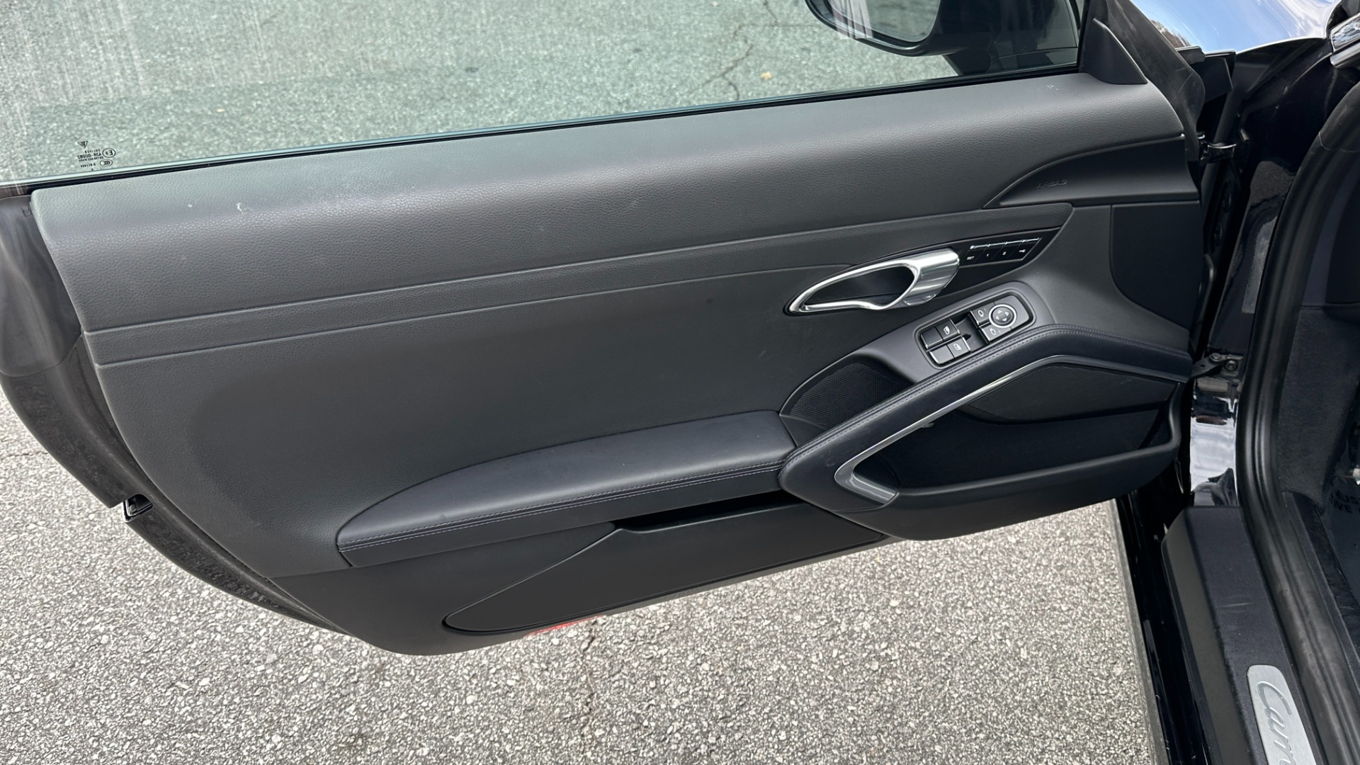 Used 2015 Porsche 911 CARRERA S / PEMIUM PACKAGE / SPORT CHRONO / BOSE / SUNROOF for sale Sold at Formula Imports in Charlotte NC 28227 10