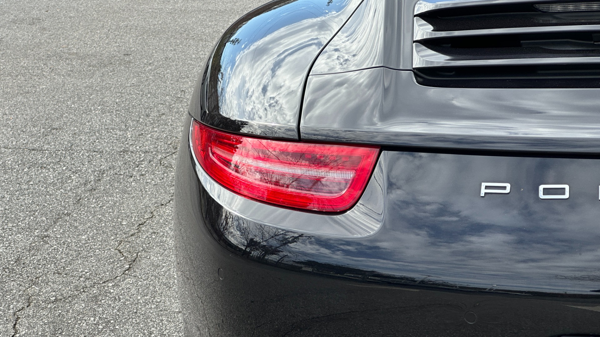 Used 2015 Porsche 911 CARRERA S / PEMIUM PACKAGE / SPORT CHRONO / BOSE / SUNROOF for sale Sold at Formula Imports in Charlotte NC 28227 24
