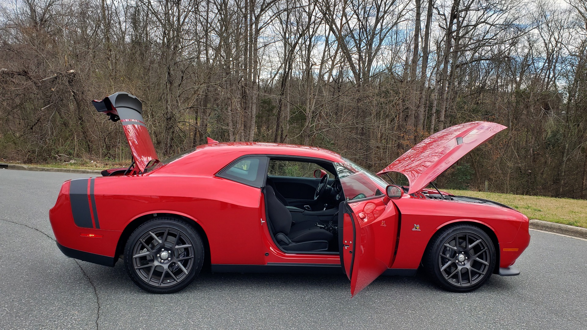 Used 2016 Dodge CHALLENGER R/T SCAT PACK / TECHNOLOGY / ALPINE / 6-SPEED MAN for sale Sold at Formula Imports in Charlotte NC 28227 13