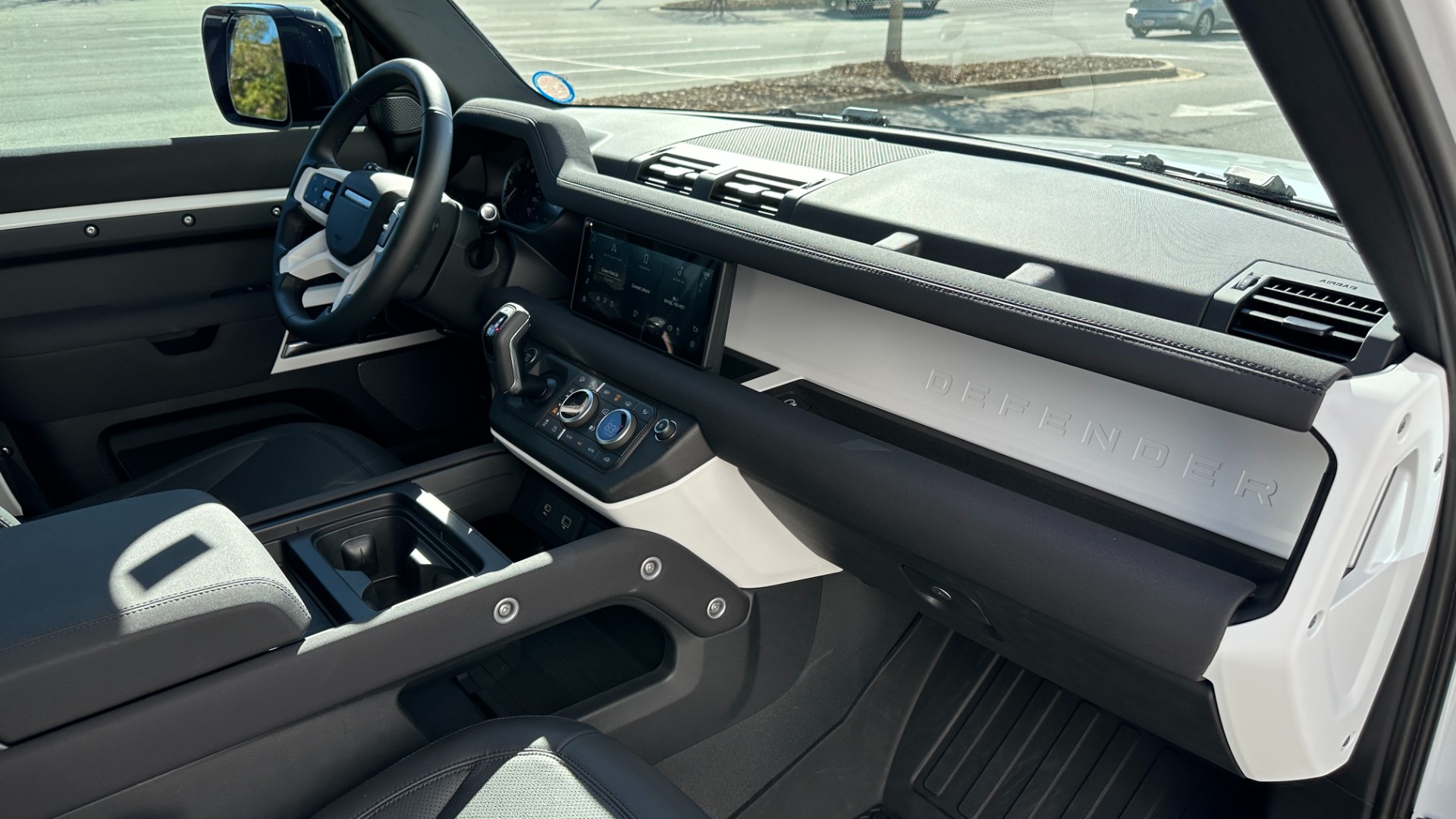 Used 2023 Land Rover Defender S / 30TH ANNIVERSARY EDITION / AIR SUSPENSION / TOWING / OFFROAD PACKAGE for sale $94,999 at Formula Imports in Charlotte NC 28227 32