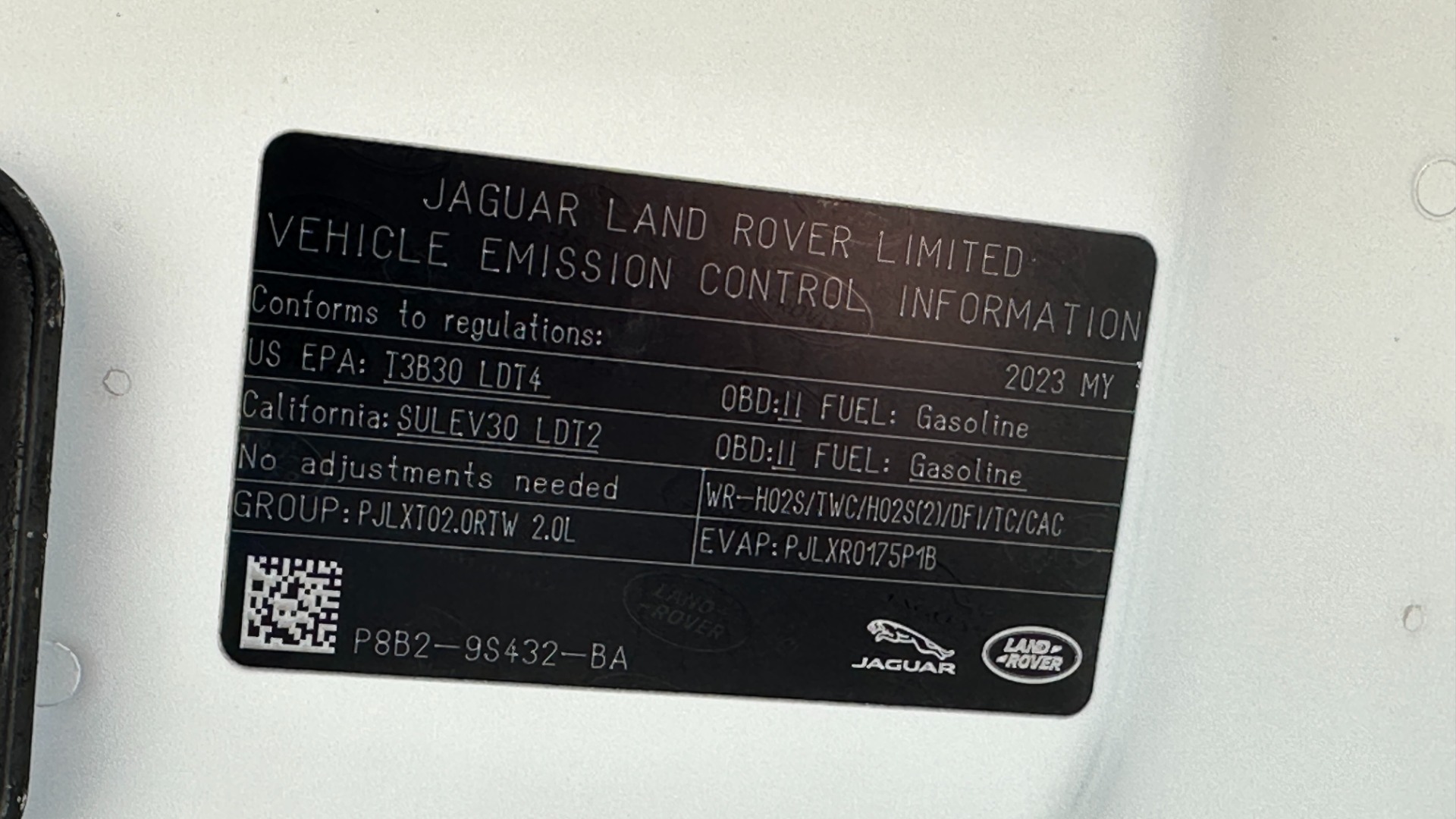 Used 2023 Land Rover Defender S / 30TH ANNIVERSARY EDITION / AIR SUSPENSION / TOWING / OFFROAD PACKAGE for sale $94,999 at Formula Imports in Charlotte NC 28227 37