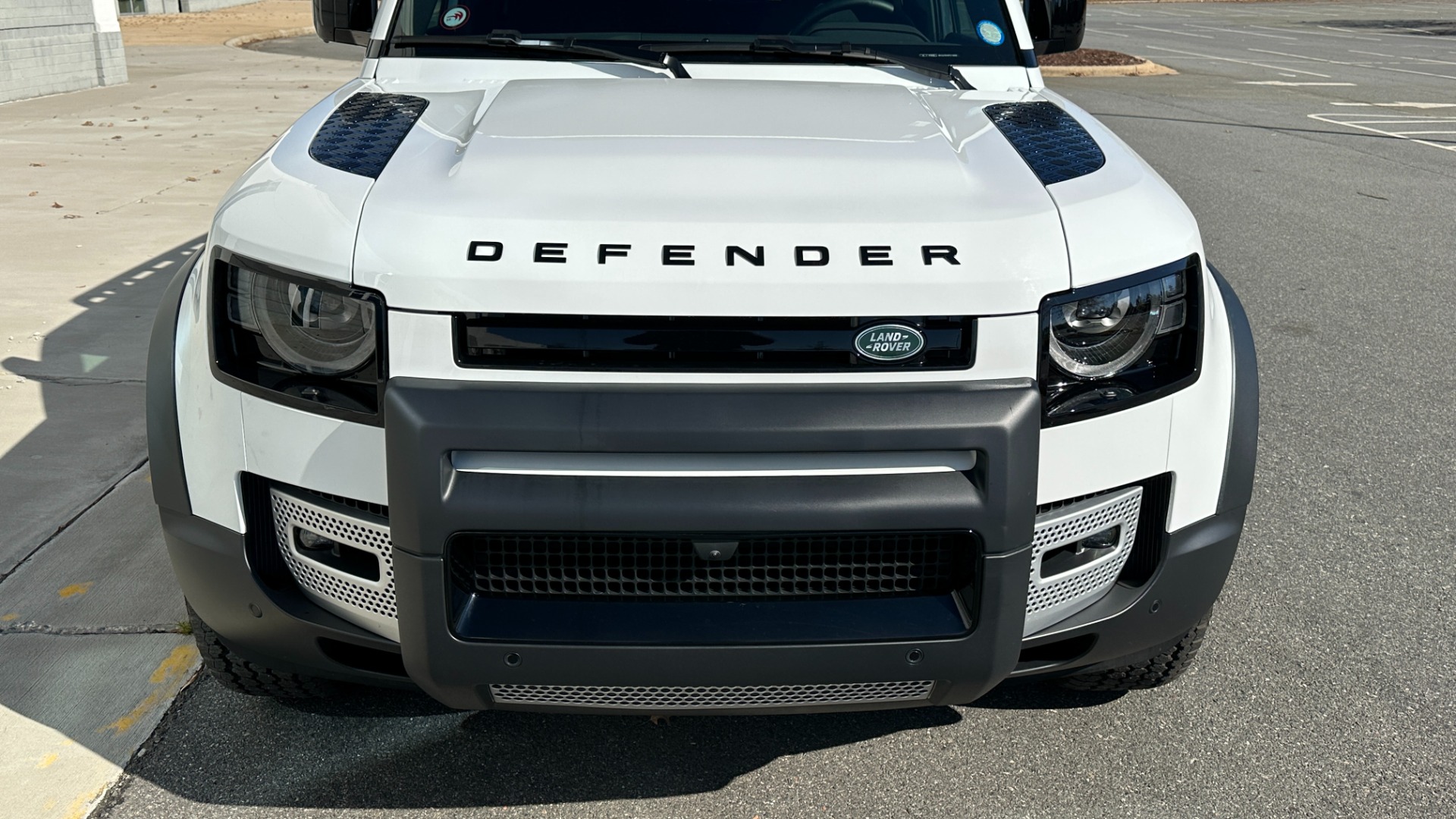 Used 2023 Land Rover Defender S / 30TH ANNIVERSARY EDITION / AIR SUSPENSION / TOWING / OFFROAD PACKAGE for sale $94,999 at Formula Imports in Charlotte NC 28227 38