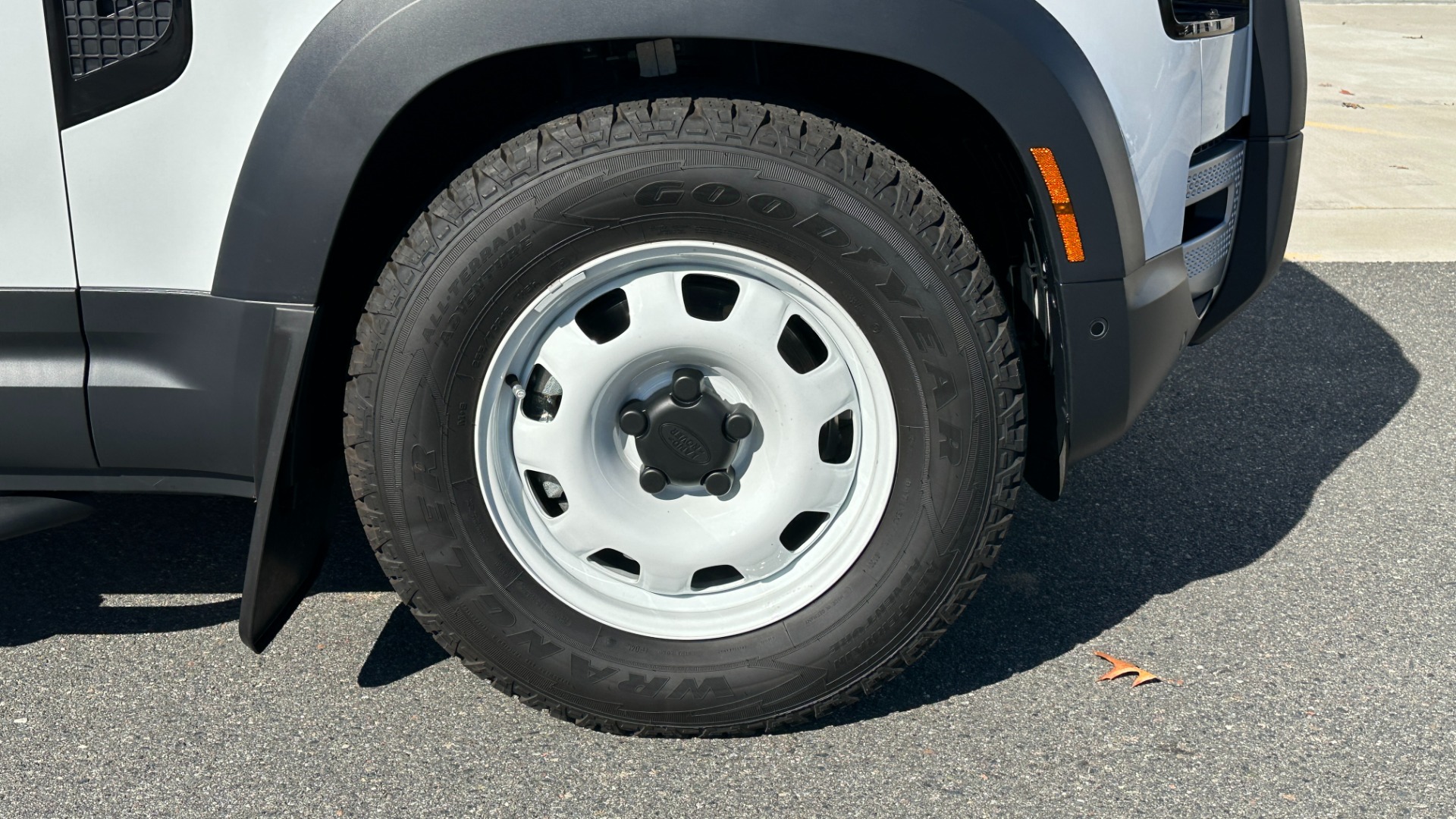Used 2023 Land Rover Defender S / 30TH ANNIVERSARY EDITION / AIR SUSPENSION / TOWING / OFFROAD PACKAGE for sale Sold at Formula Imports in Charlotte NC 28227 52