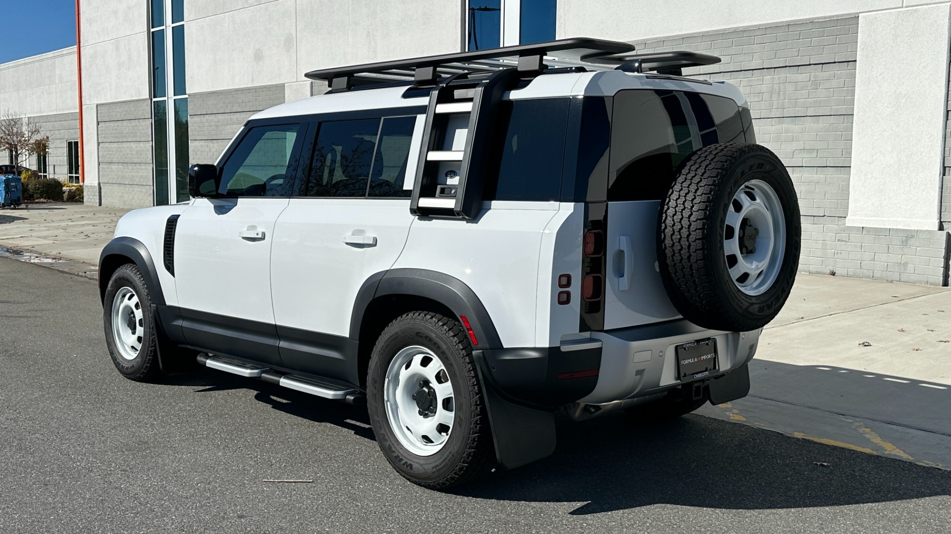 Used 2023 Land Rover Defender S / 30TH ANNIVERSARY EDITION / AIR SUSPENSION / TOWING / OFFROAD PACKAGE for sale Sold at Formula Imports in Charlotte NC 28227 7