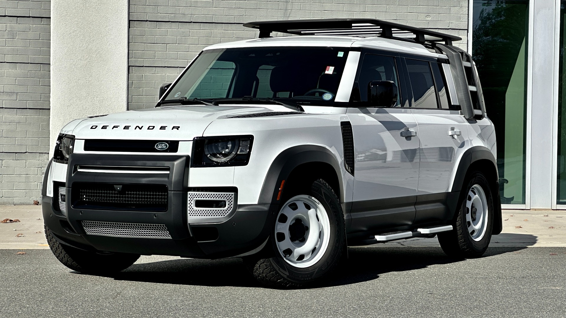 Used 2023 Land Rover Defender S / 30TH ANNIVERSARY EDITION / AIR SUSPENSION / TOWING / OFFROAD PACKAGE for sale $94,999 at Formula Imports in Charlotte NC 28227 1