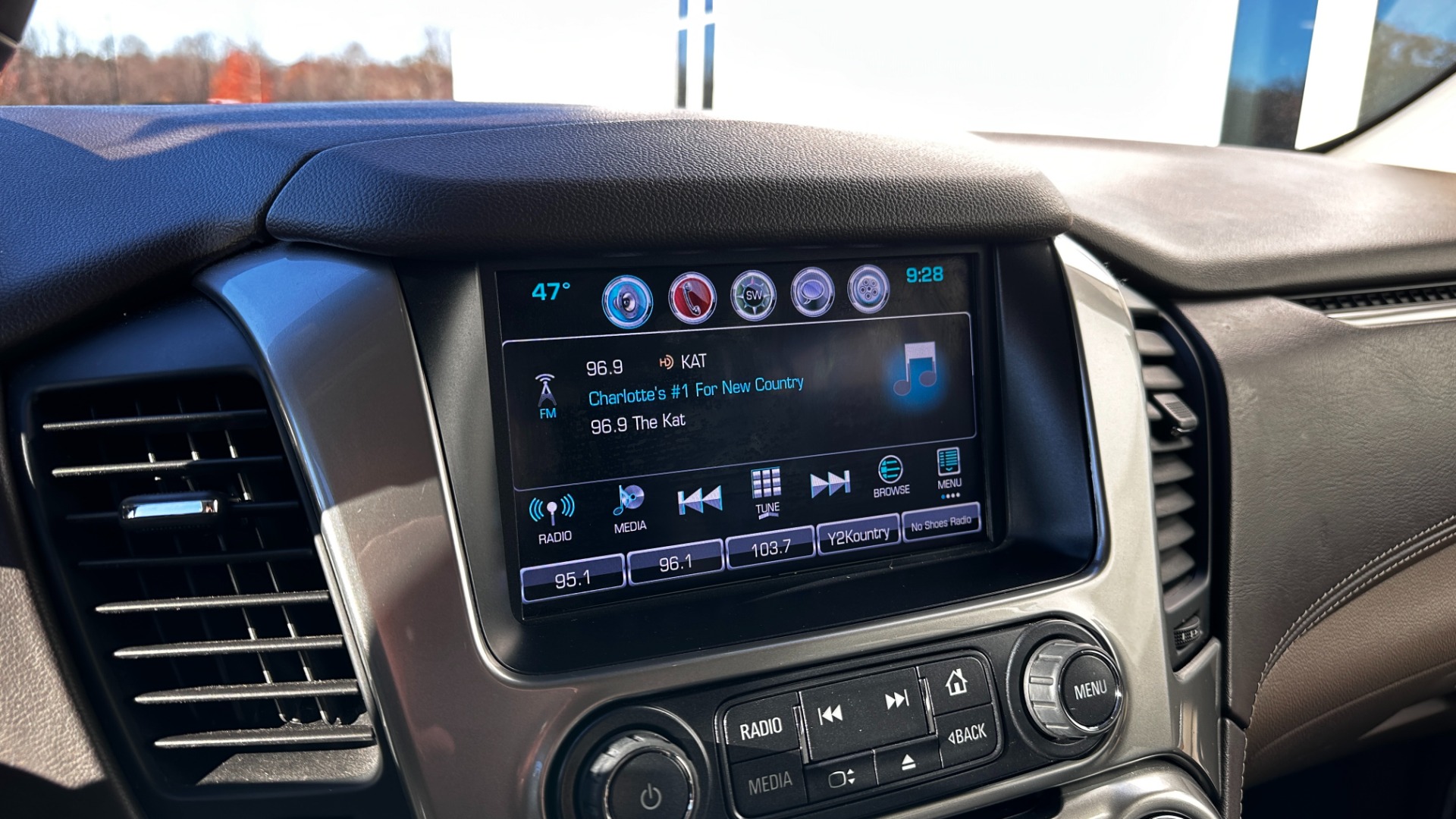 Used 2017 Chevrolet Tahoe PREMIER / LEATHER / DVD / 3RD ROW / NAVIGATION for sale $34,595 at Formula Imports in Charlotte NC 28227 13