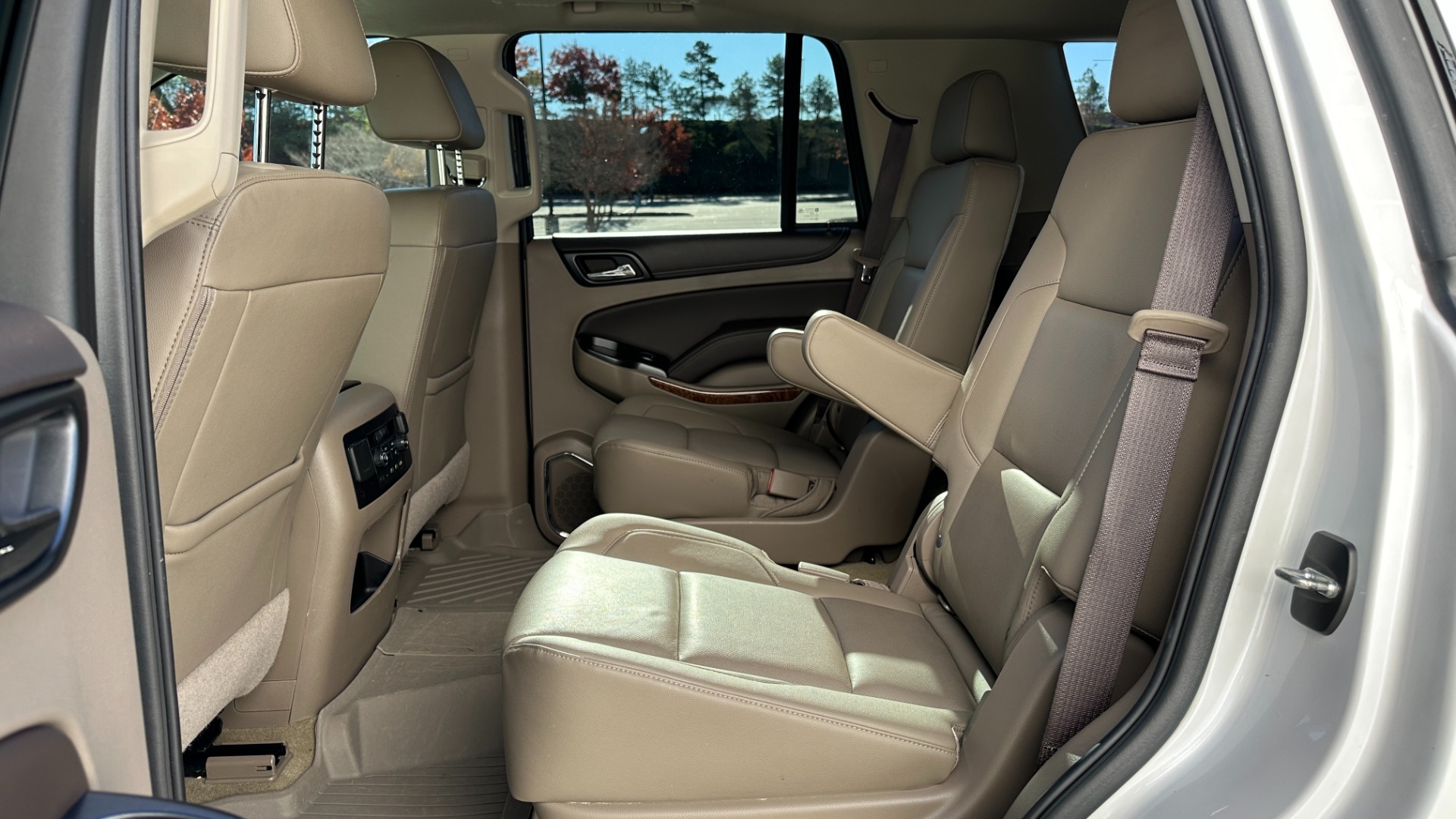 Used 2017 Chevrolet Tahoe PREMIER / LEATHER / DVD / 3RD ROW / NAVIGATION for sale $34,595 at Formula Imports in Charlotte NC 28227 24