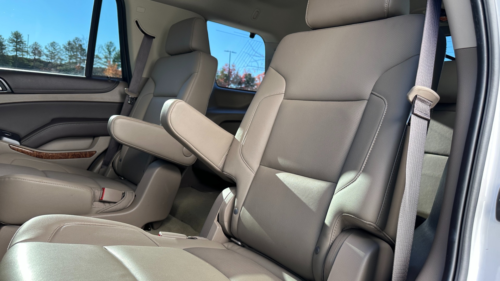 Used 2017 Chevrolet Tahoe PREMIER / LEATHER / DVD / 3RD ROW / NAVIGATION for sale $34,595 at Formula Imports in Charlotte NC 28227 25